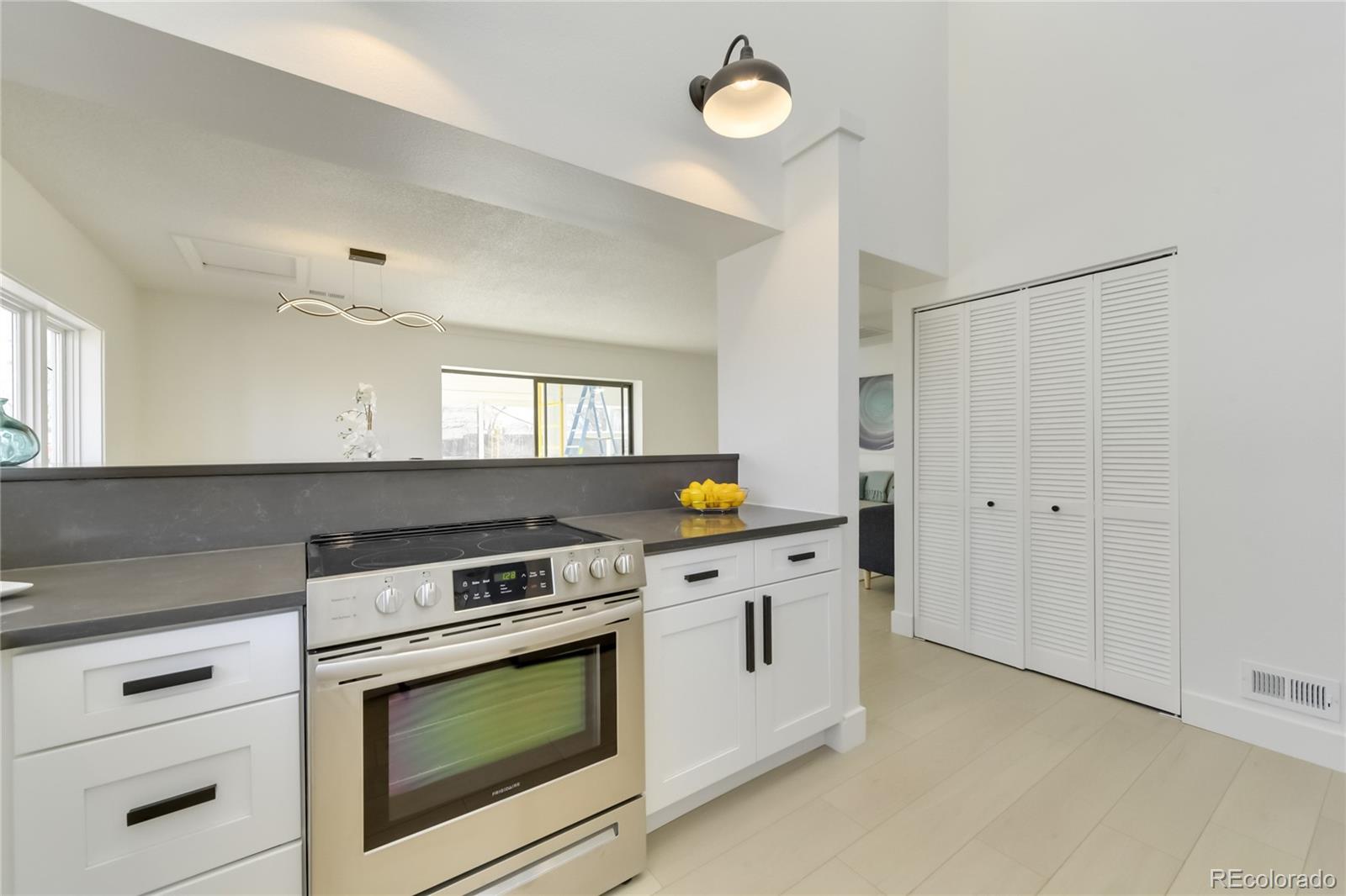 MLS Image #6 for 2215 s decatur street,denver, Colorado