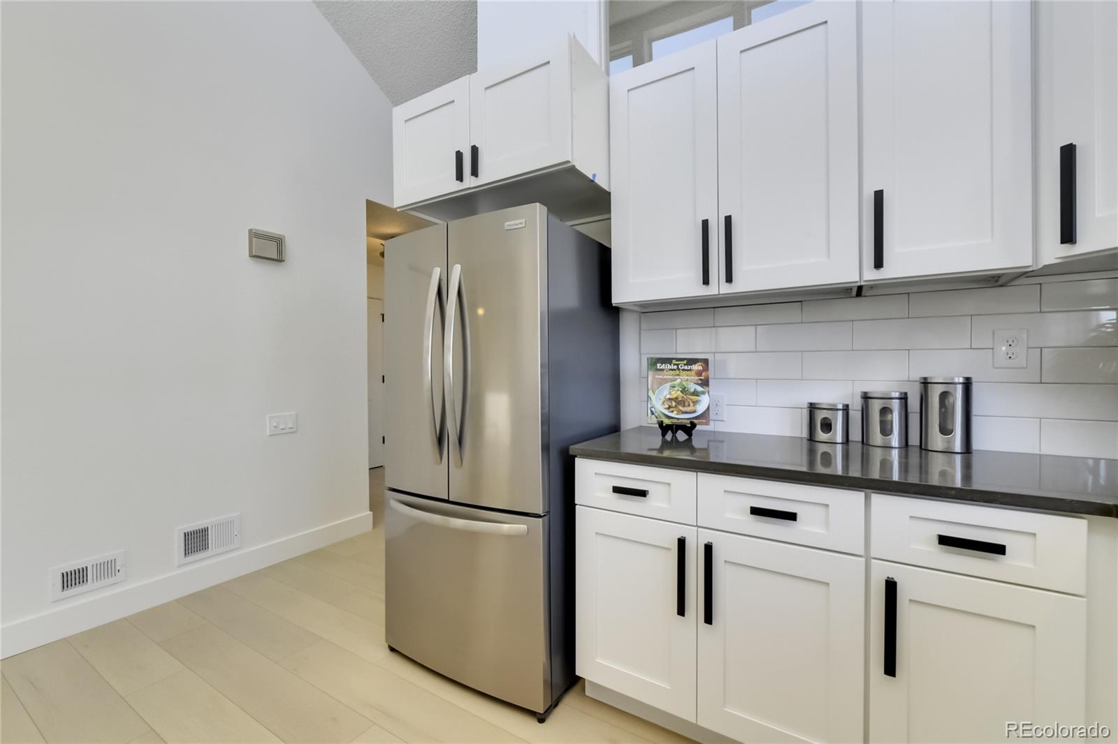 MLS Image #7 for 2215 s decatur street,denver, Colorado