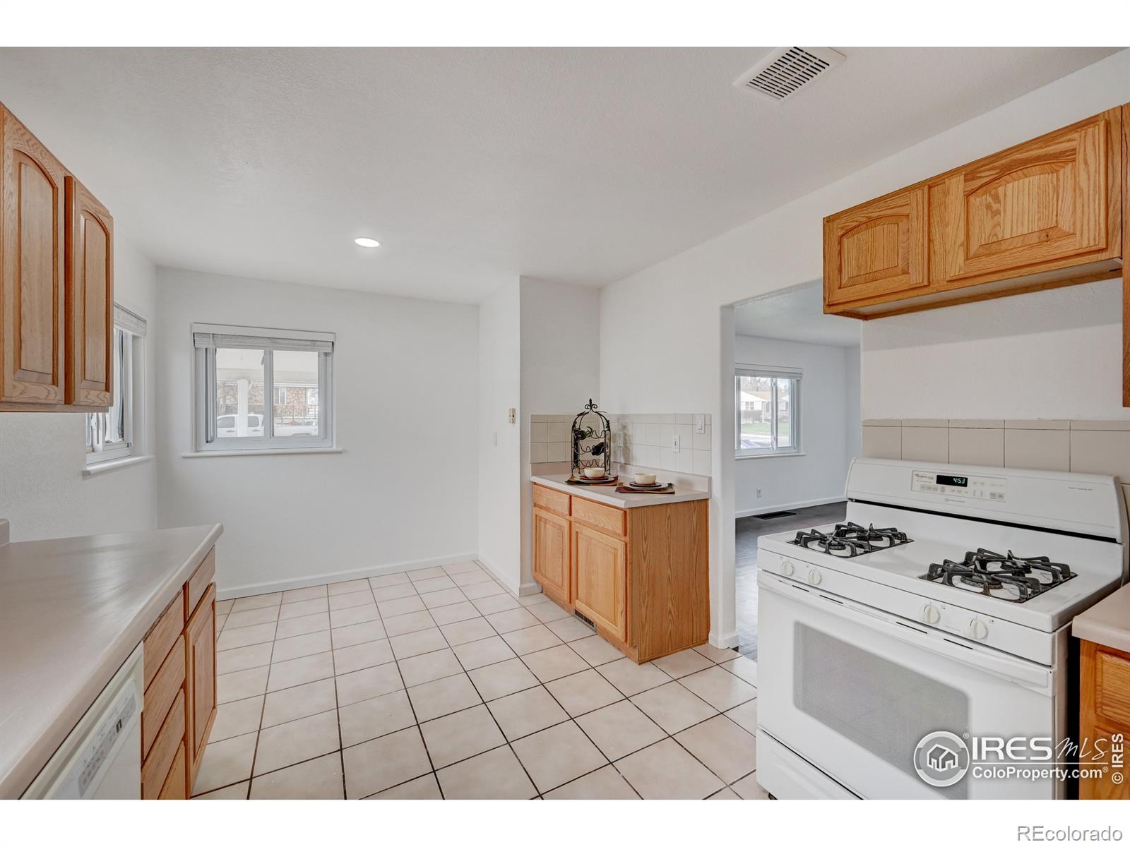 MLS Image #10 for 532 s yates street,denver, Colorado