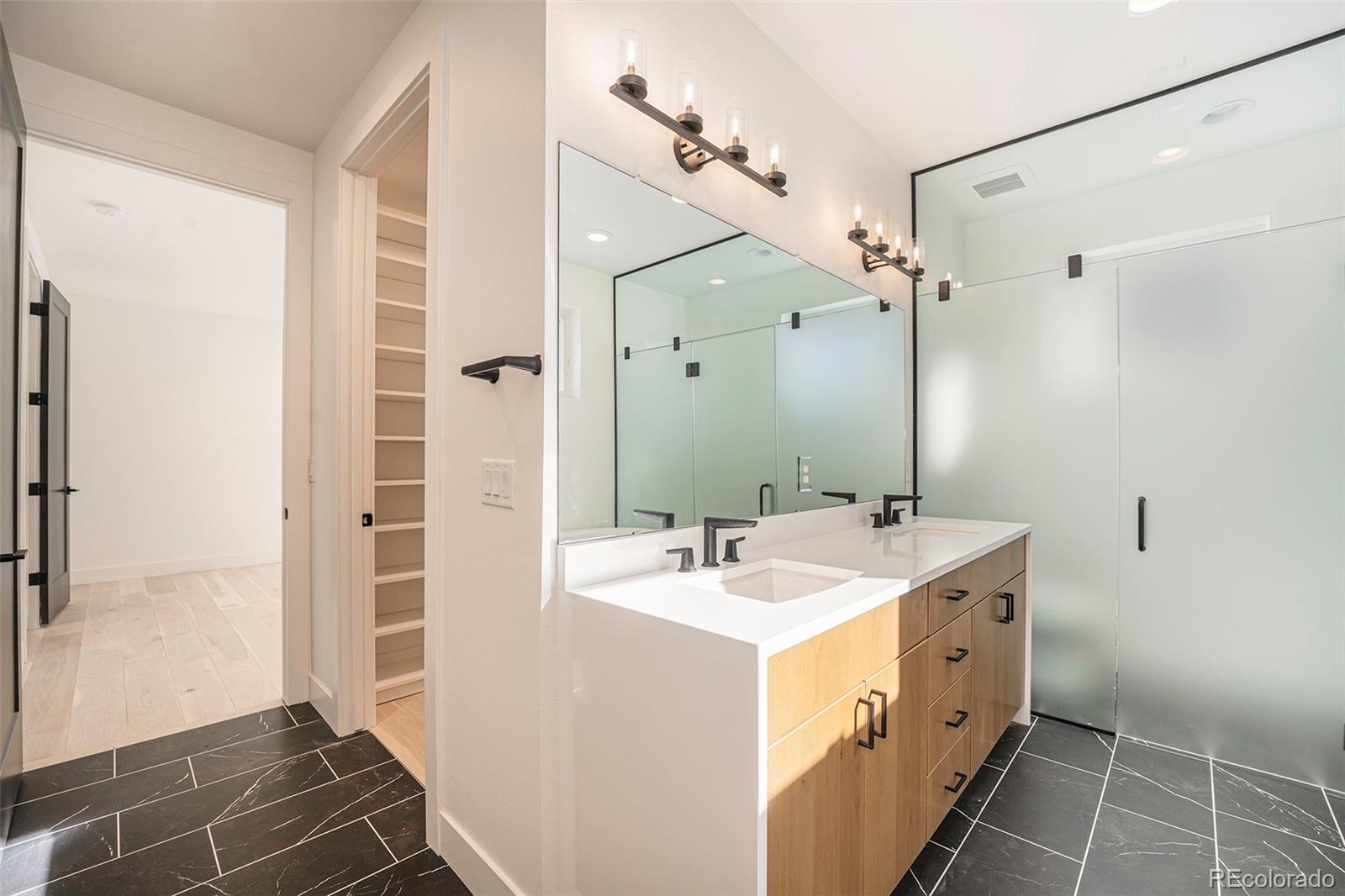 MLS Image #12 for 6920 e lowry boulevard,denver, Colorado