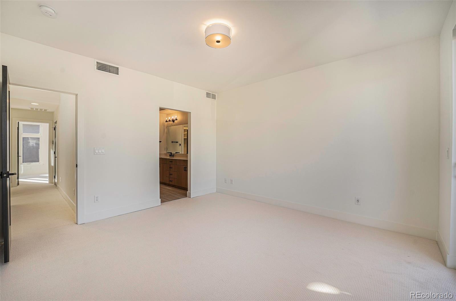 MLS Image #14 for 6920 e lowry boulevard,denver, Colorado