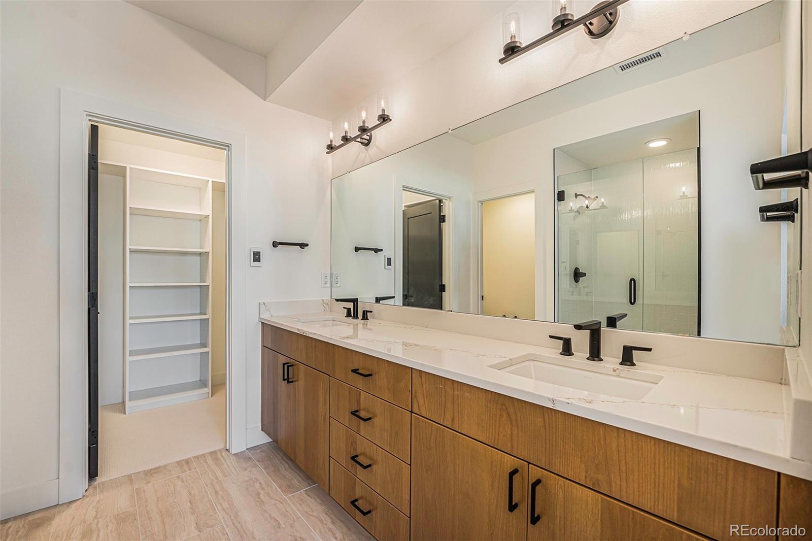 MLS Image #15 for 6920 e lowry boulevard,denver, Colorado