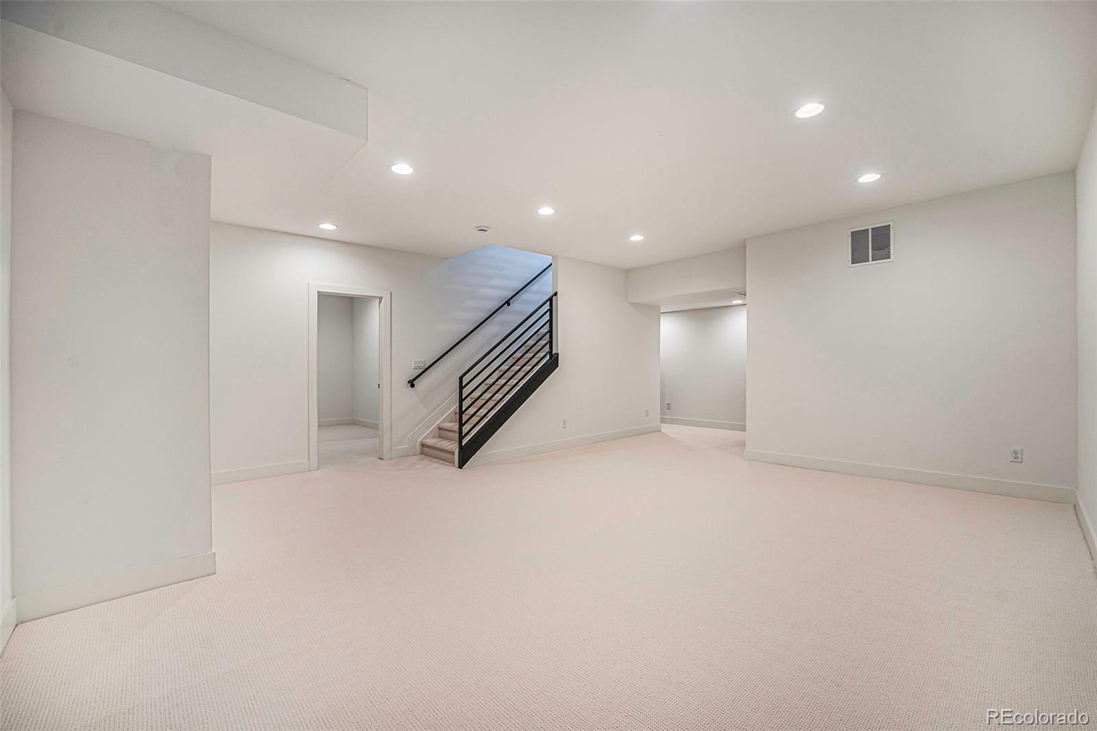 MLS Image #23 for 6920 e lowry boulevard,denver, Colorado
