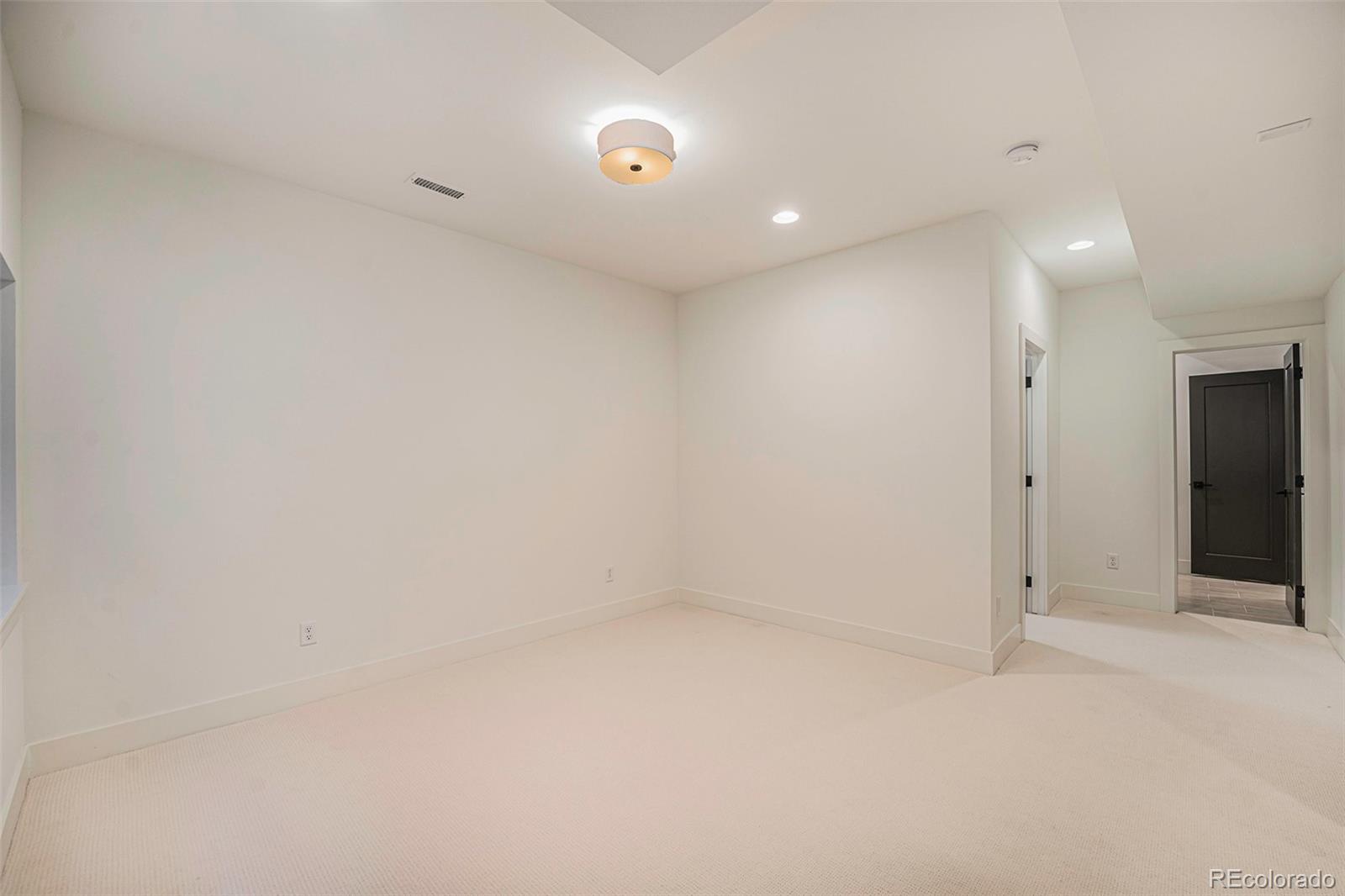 MLS Image #24 for 6920 e lowry boulevard,denver, Colorado