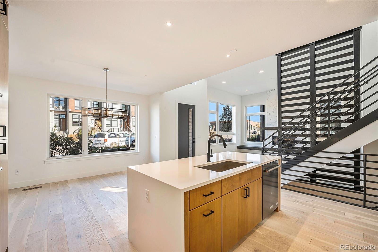 MLS Image #3 for 6920 e lowry boulevard,denver, Colorado