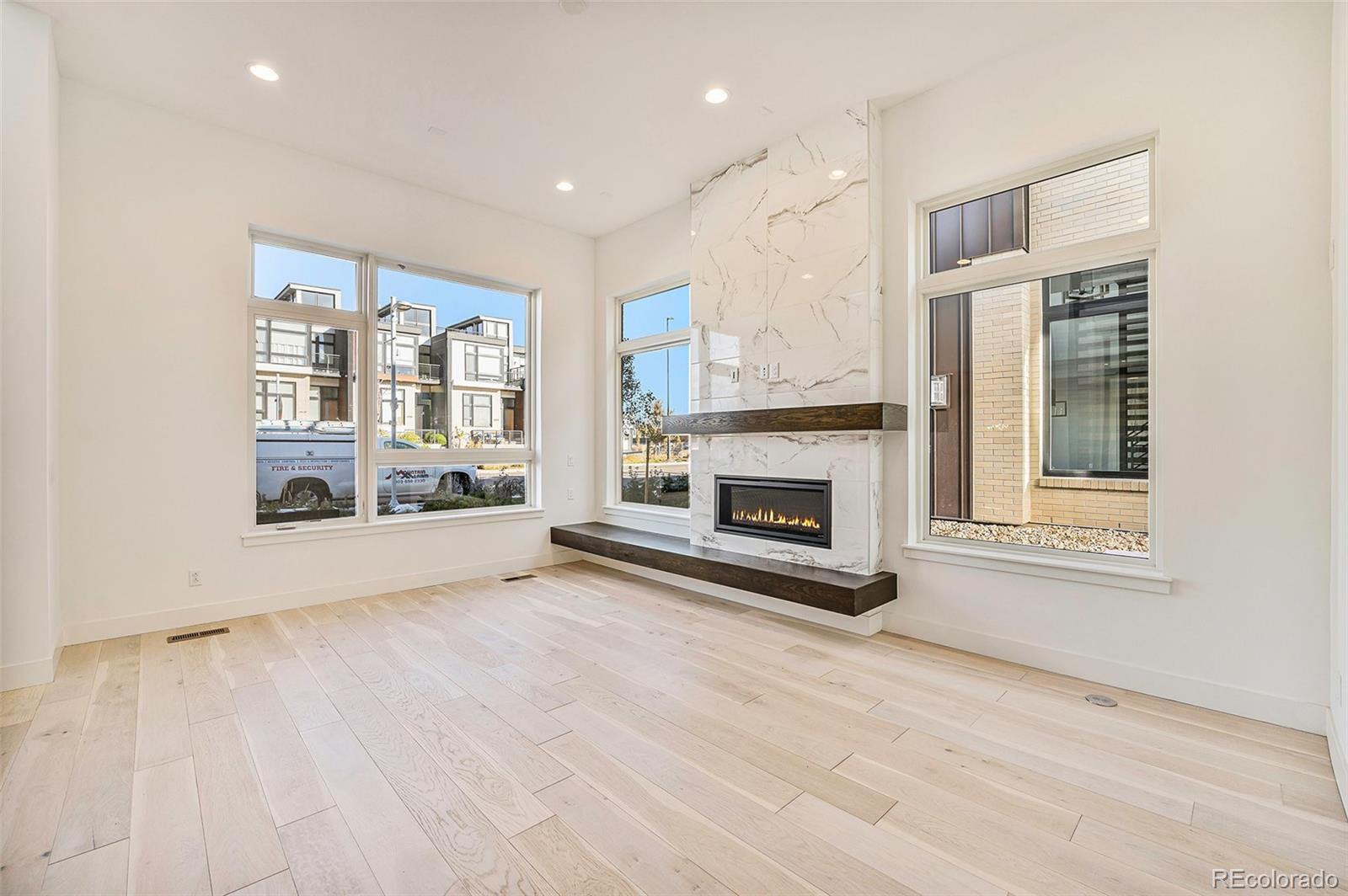 MLS Image #6 for 6920 e lowry boulevard,denver, Colorado