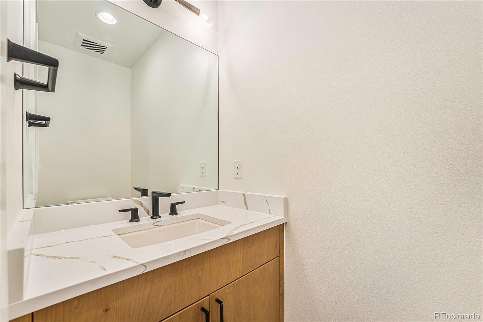 MLS Image #7 for 6920 e lowry boulevard,denver, Colorado