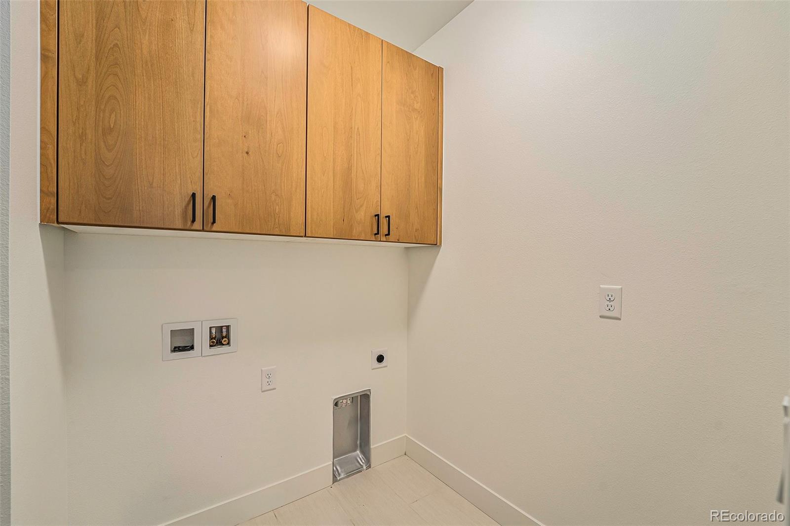 MLS Image #8 for 6920 e lowry boulevard,denver, Colorado