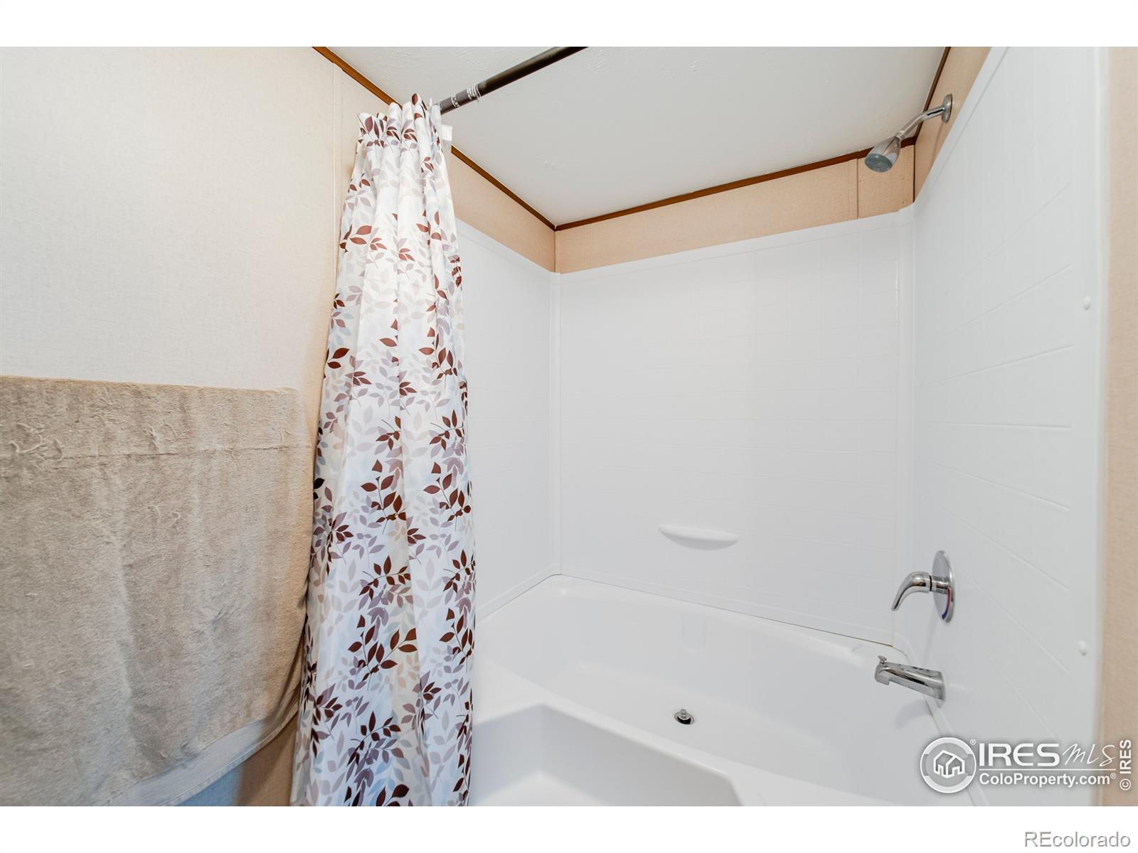 MLS Image #13 for 209  larch drive,log lane village, Colorado