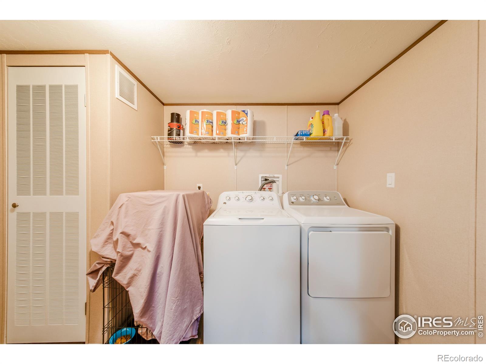 MLS Image #19 for 209  larch drive,log lane village, Colorado
