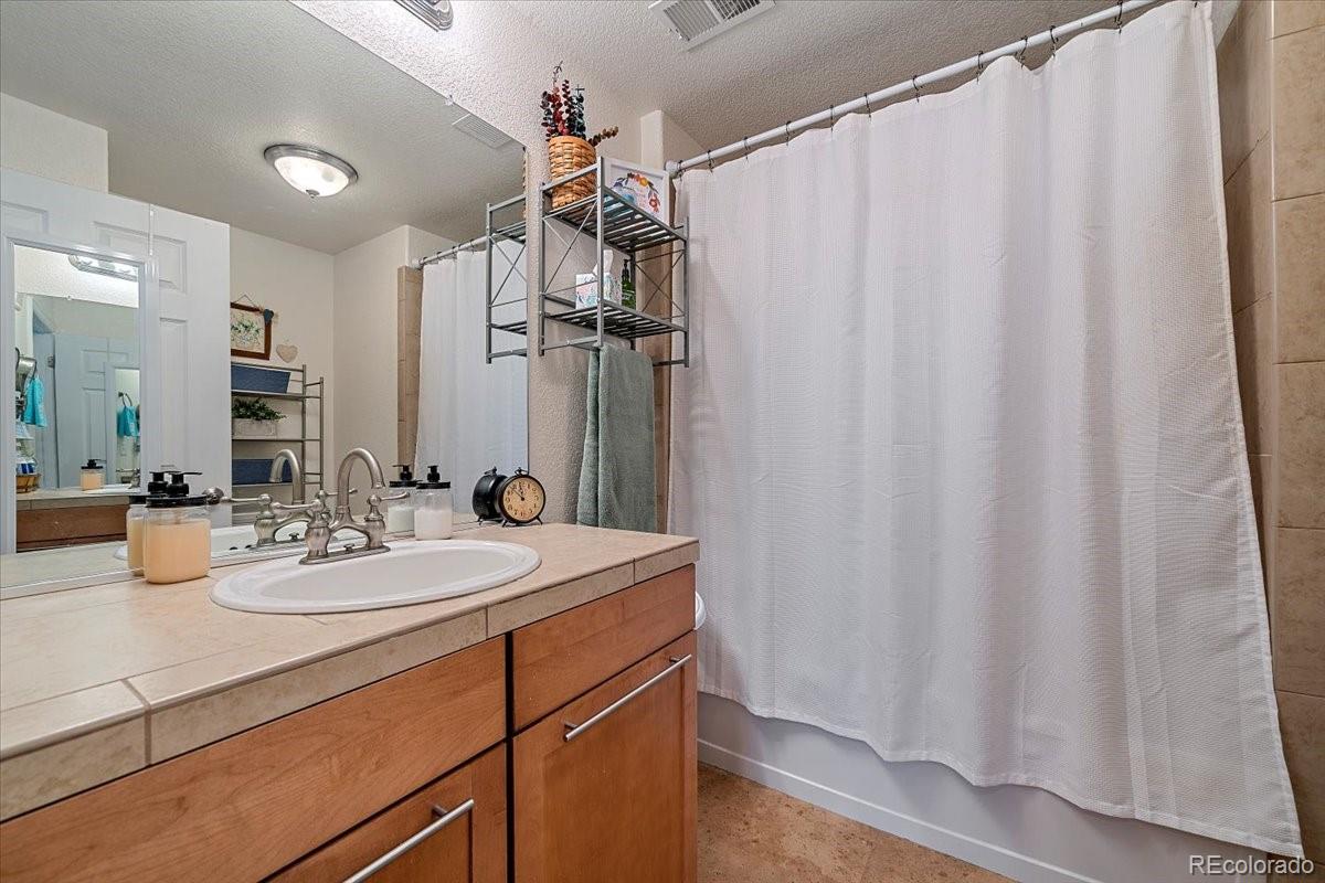 MLS Image #13 for 22560 e ontario drive,aurora, Colorado