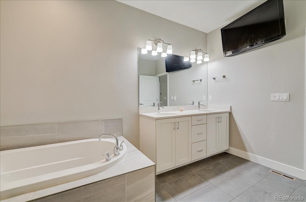 MLS Image #18 for 3560 s lisbon court,aurora, Colorado