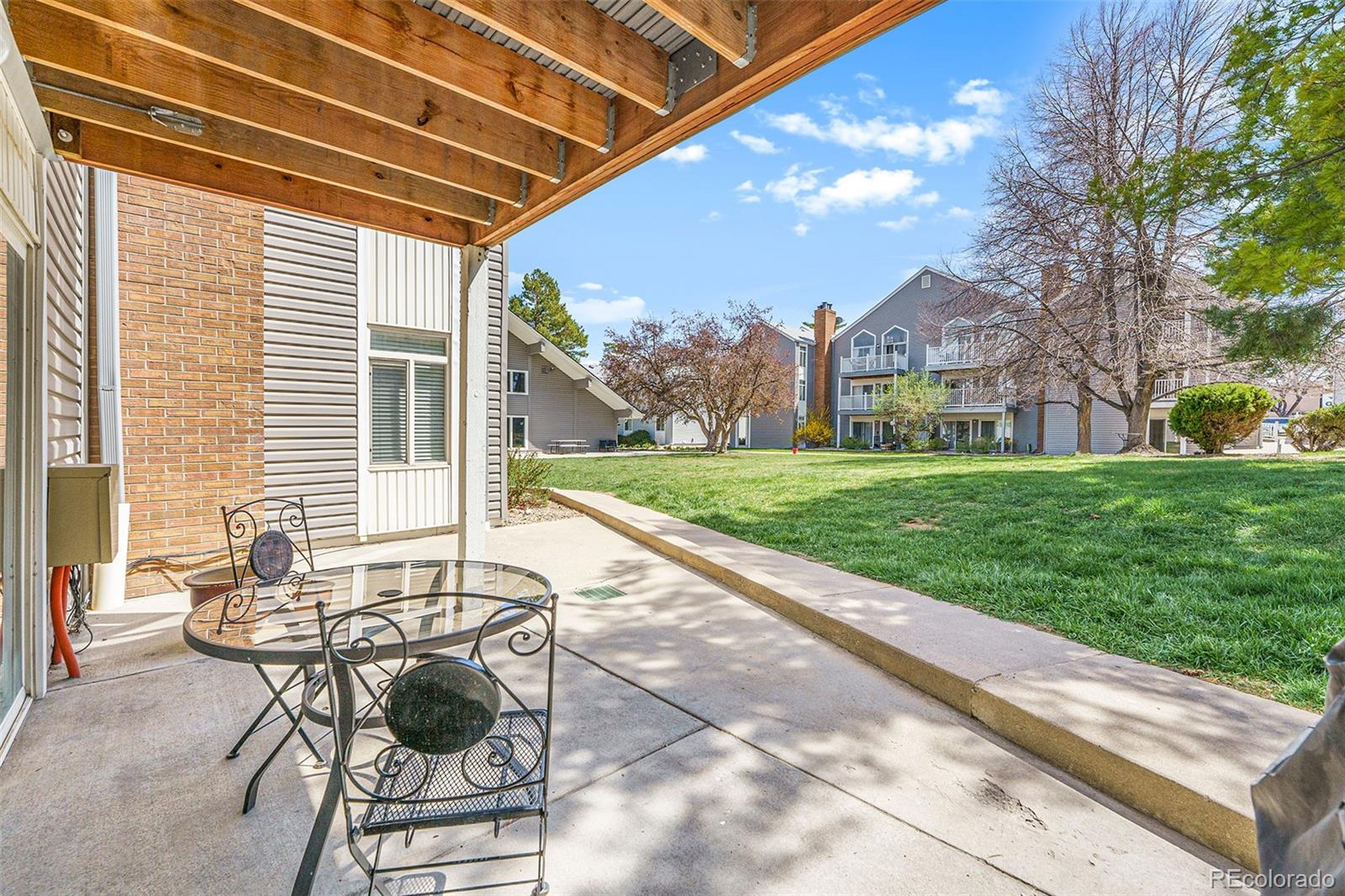 MLS Image #3 for 3325 s monaco parkway,denver, Colorado