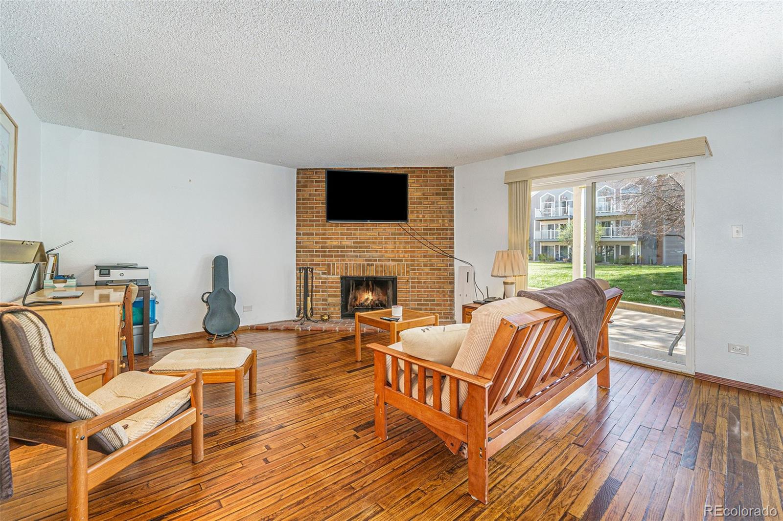 MLS Image #5 for 3325 s monaco parkway,denver, Colorado