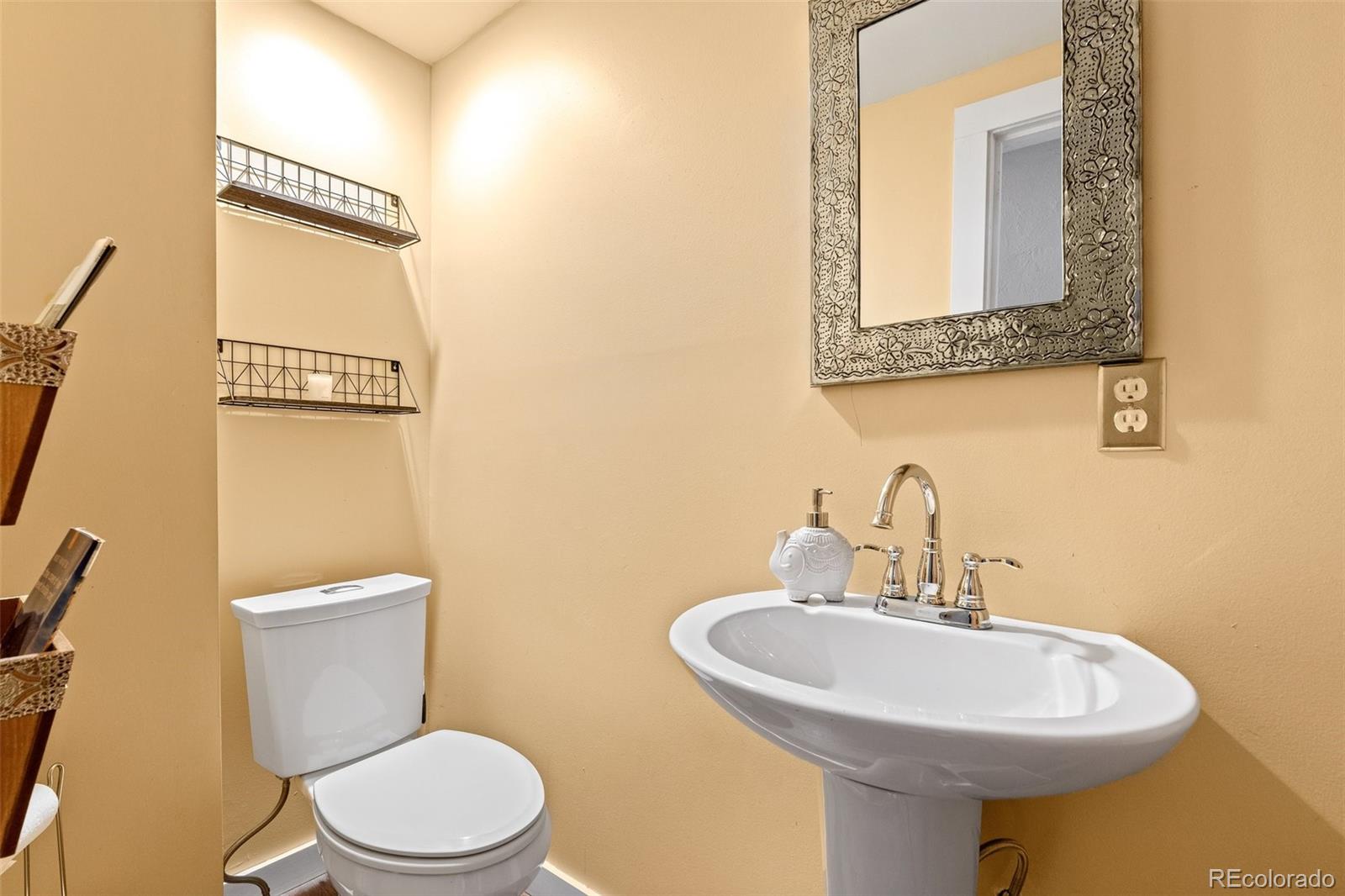 MLS Image #13 for 4469 s pearl street,englewood, Colorado