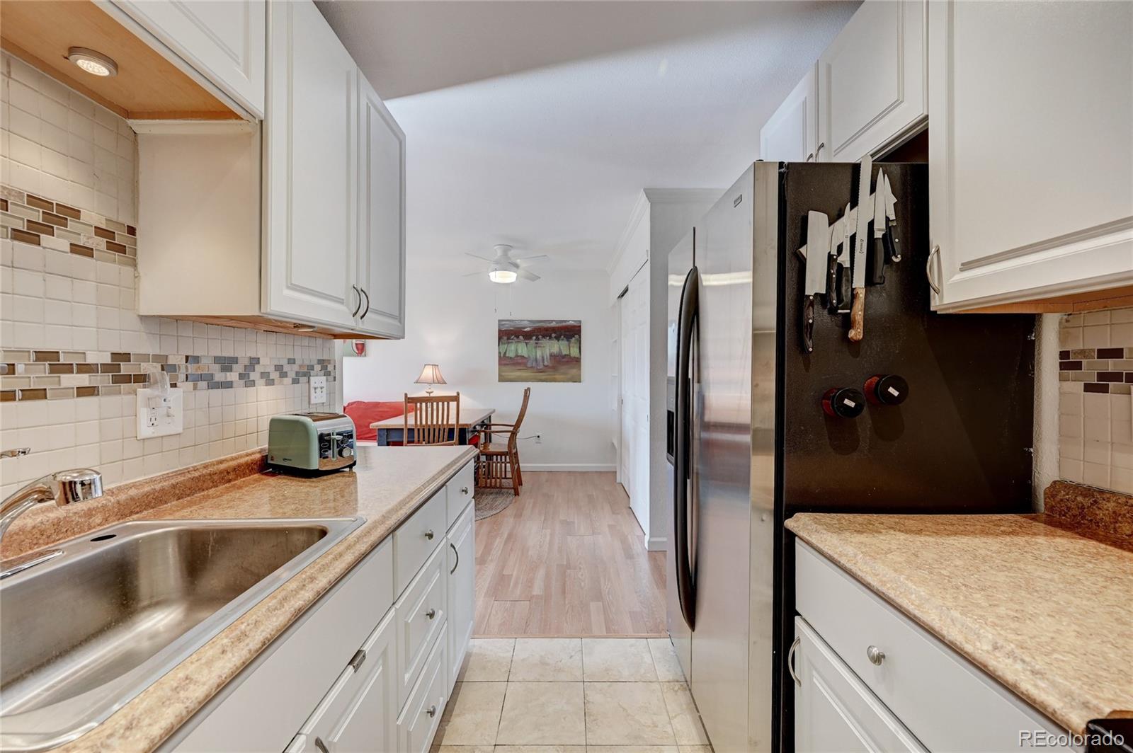 MLS Image #11 for 4110  hale parkway,denver, Colorado