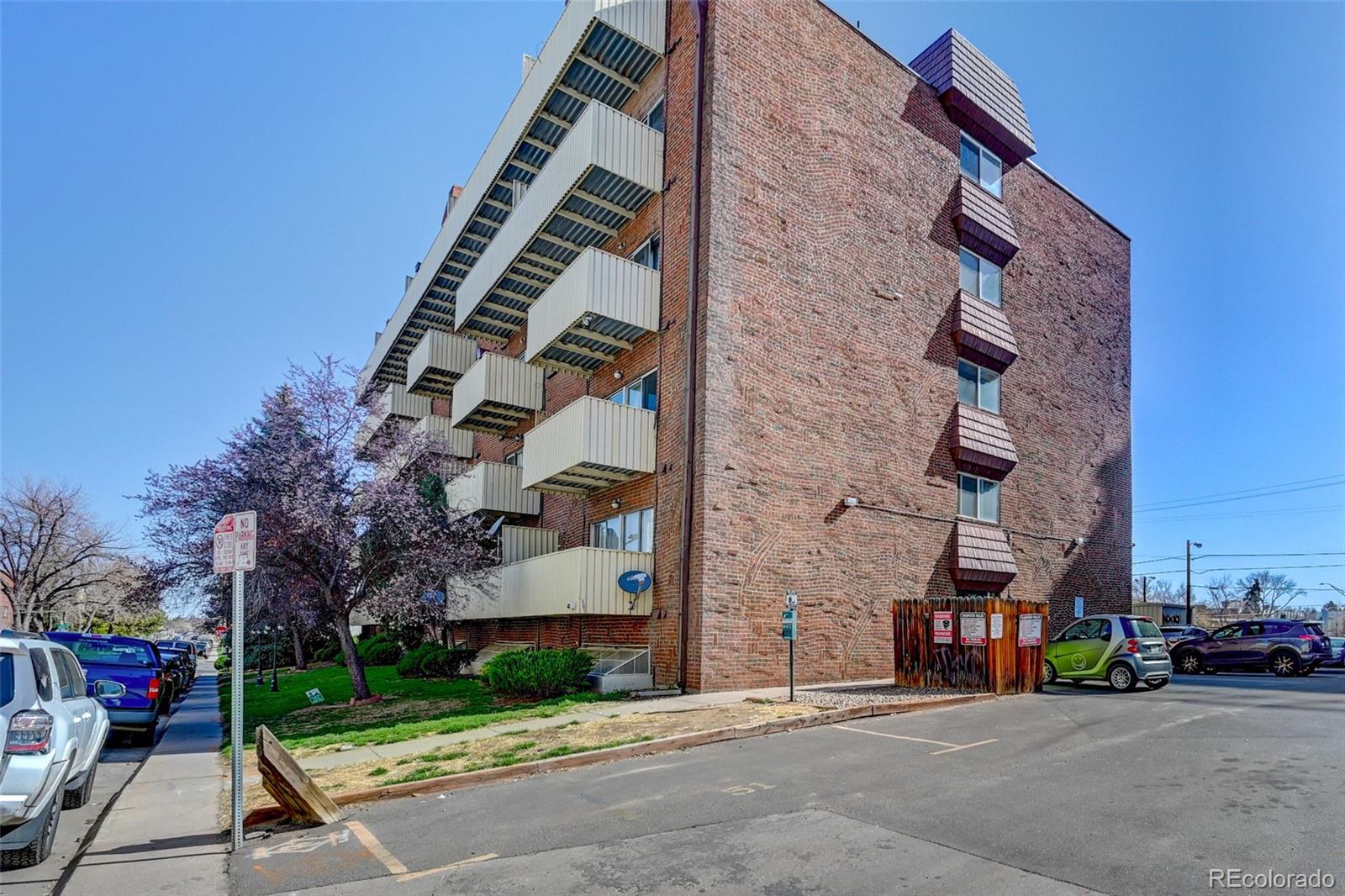 MLS Image #18 for 4110  hale parkway,denver, Colorado