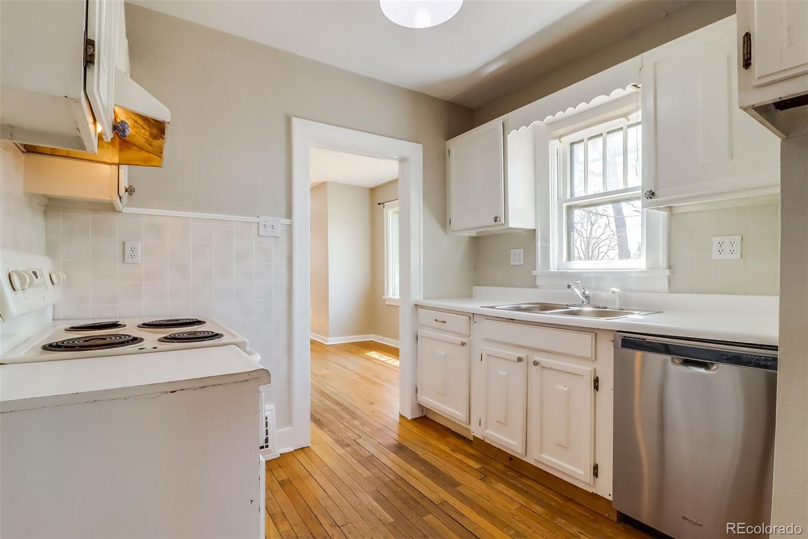 MLS Image #8 for 2295 s downing street,denver, Colorado