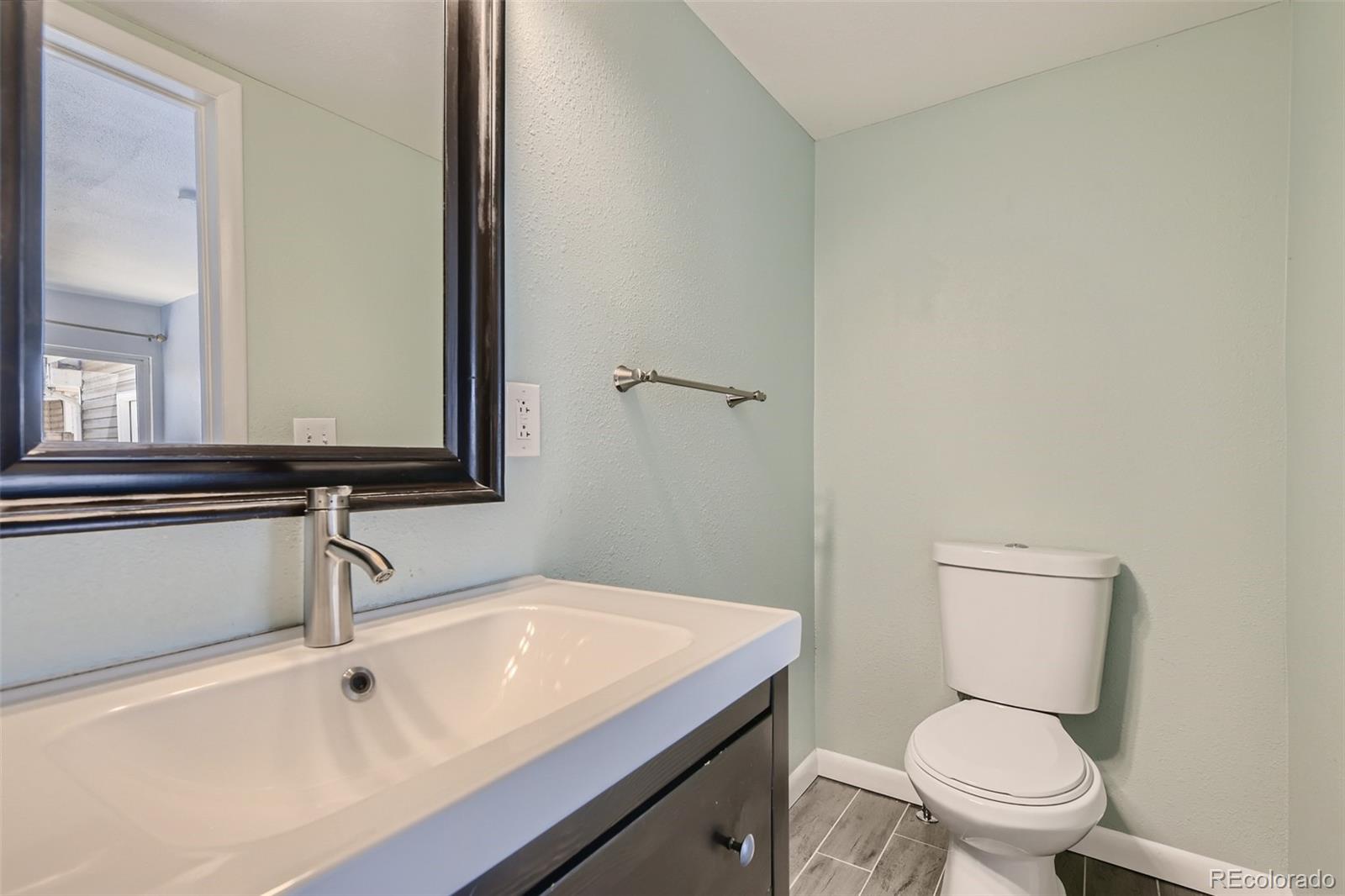 MLS Image #18 for 2305 s knox ,denver, Colorado