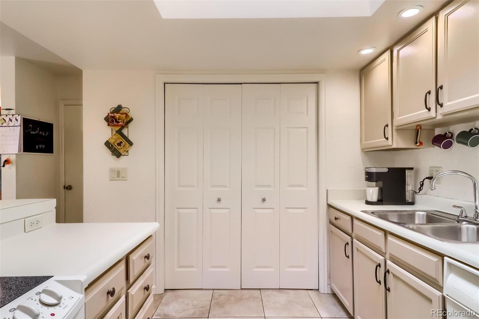 MLS Image #10 for 1432 s troy street,aurora, Colorado