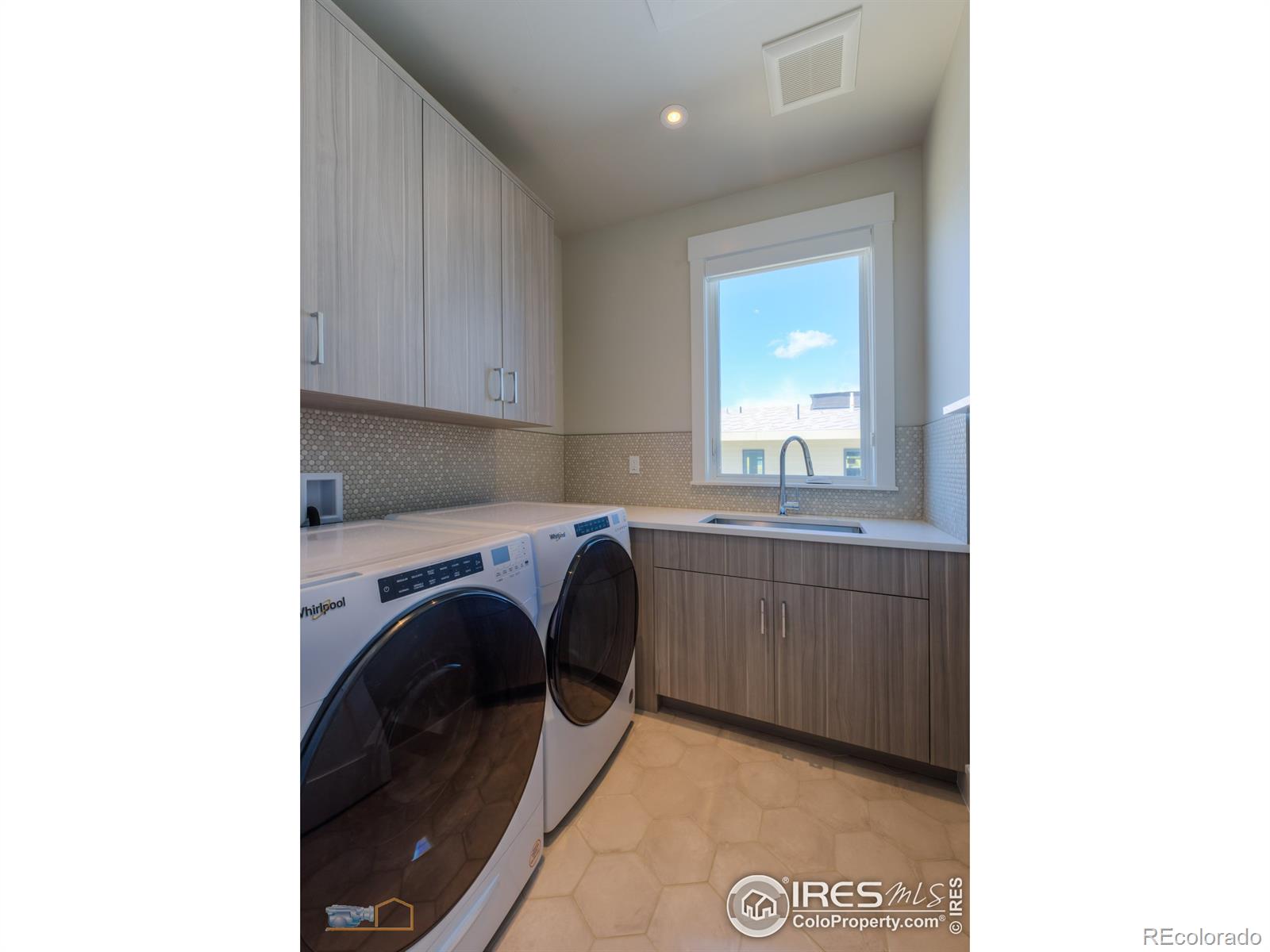 MLS Image #30 for 2304  glacier court,lafayette, Colorado