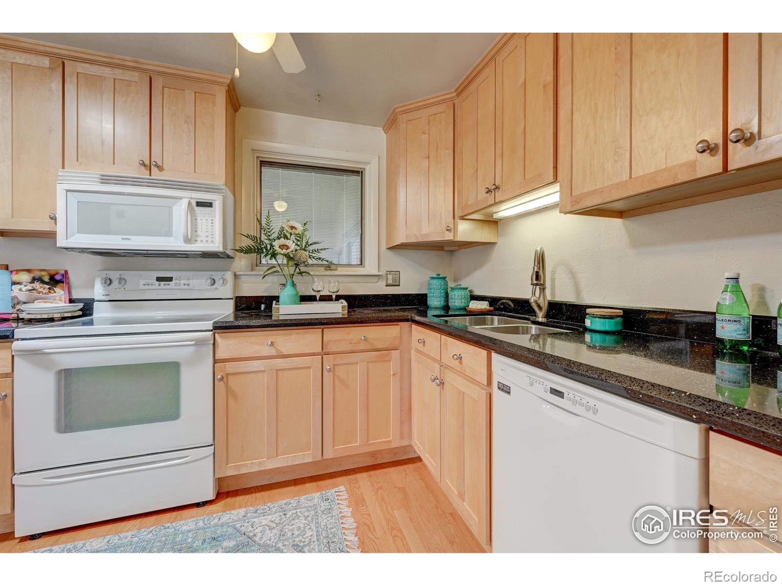 MLS Image #11 for 3127 s emporia court,denver, Colorado