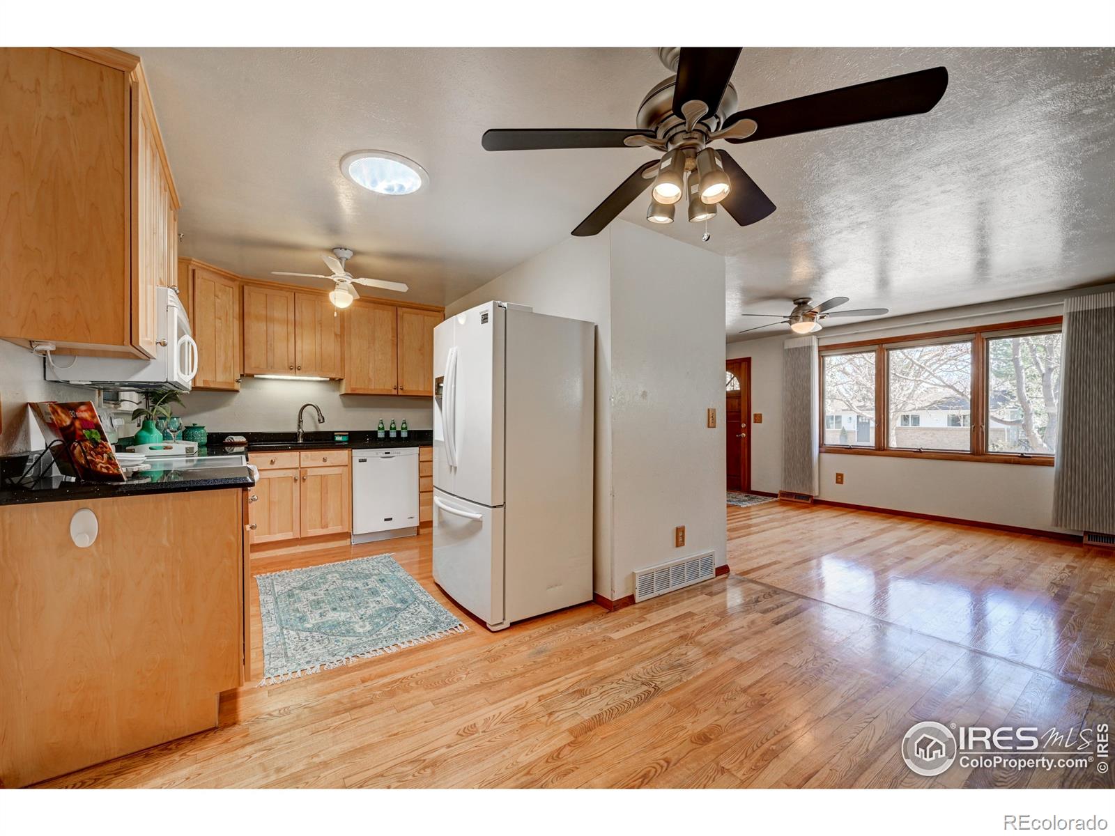 MLS Image #7 for 3127 s emporia court,denver, Colorado