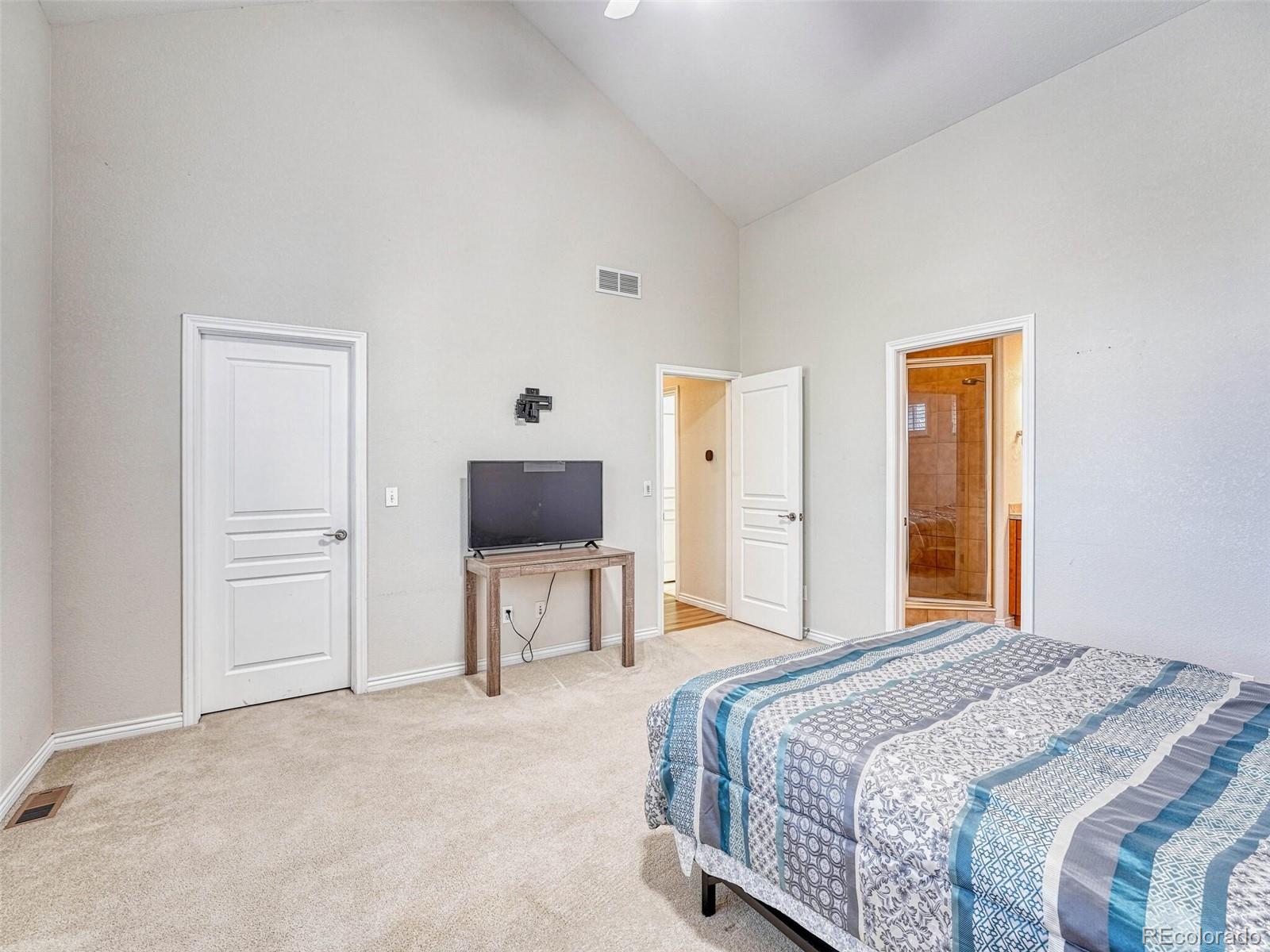 MLS Image #12 for 11972 e lake circle,greenwood village, Colorado