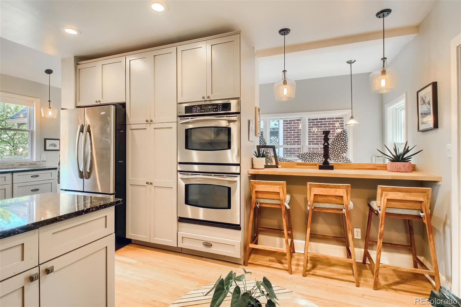 MLS Image #11 for 542 s vine street,denver, Colorado