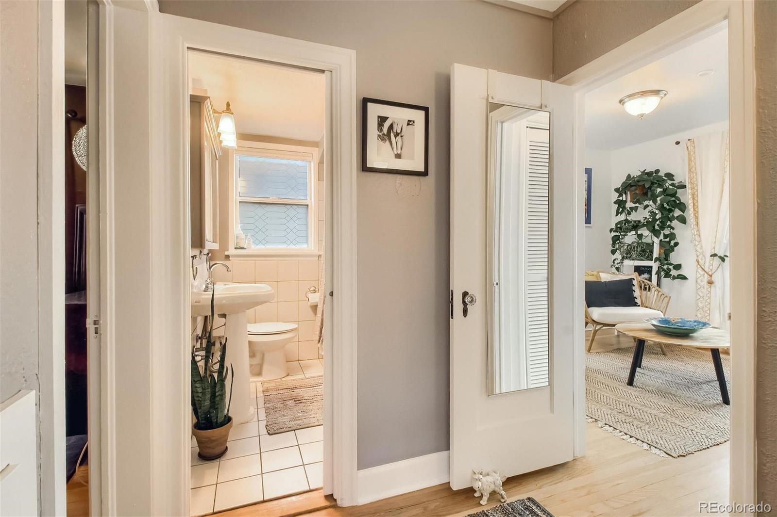 MLS Image #27 for 542 s vine street,denver, Colorado