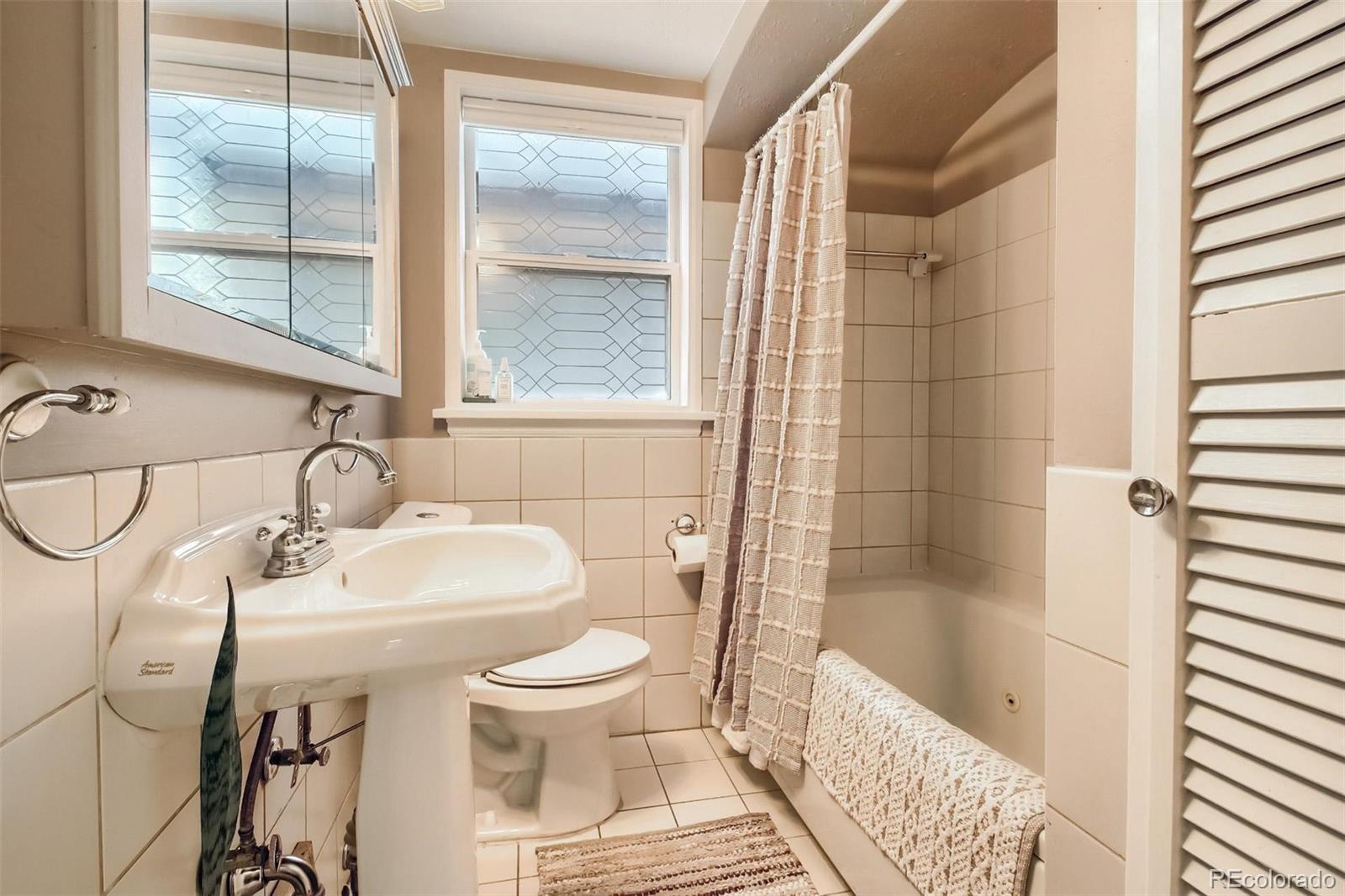 MLS Image #28 for 542 s vine street,denver, Colorado