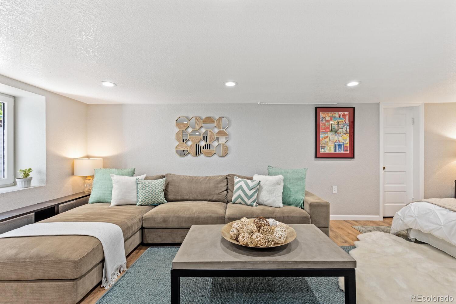 MLS Image #31 for 542 s vine street,denver, Colorado