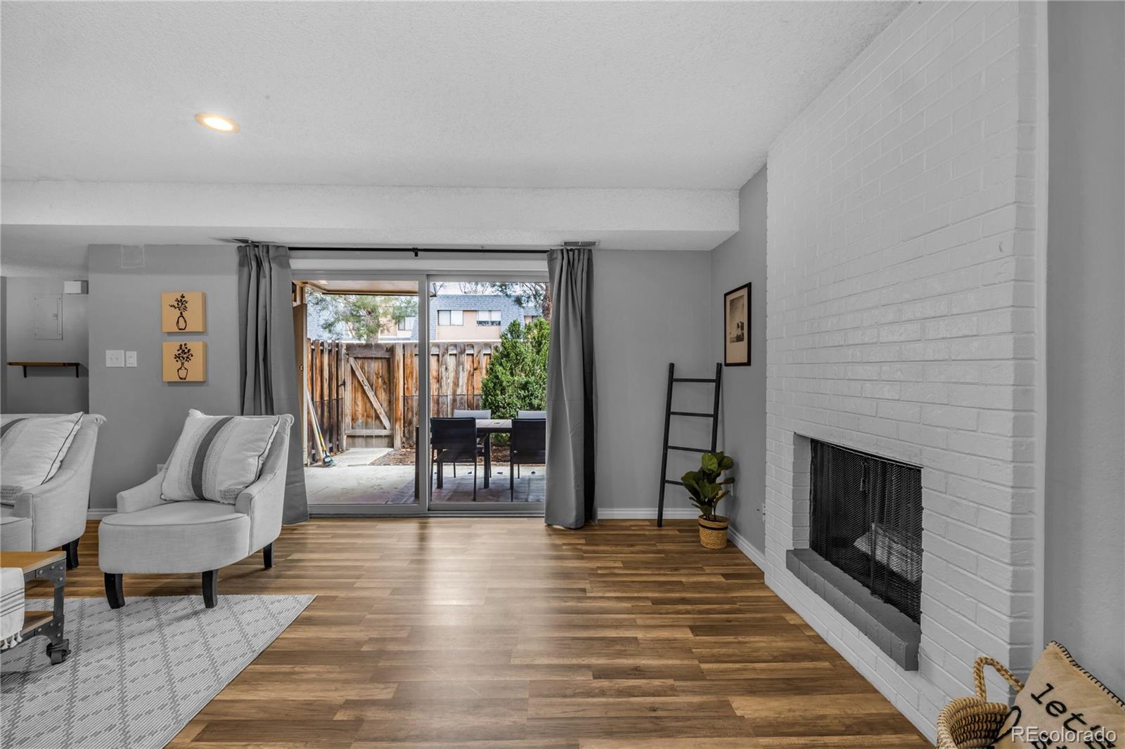MLS Image #2 for 7995 e mississippi avenue,denver, Colorado