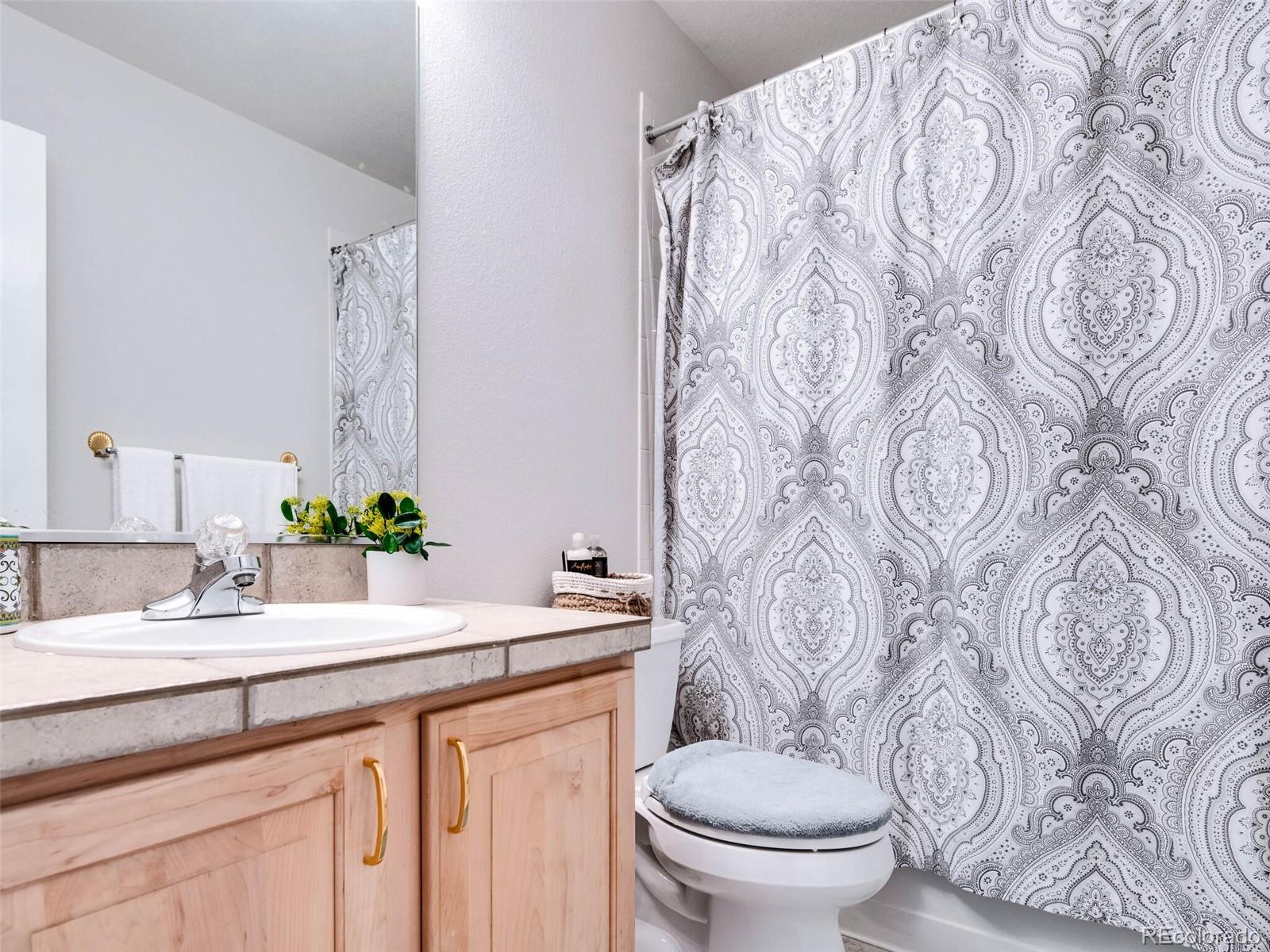 MLS Image #19 for 1381 s ulster street,denver, Colorado