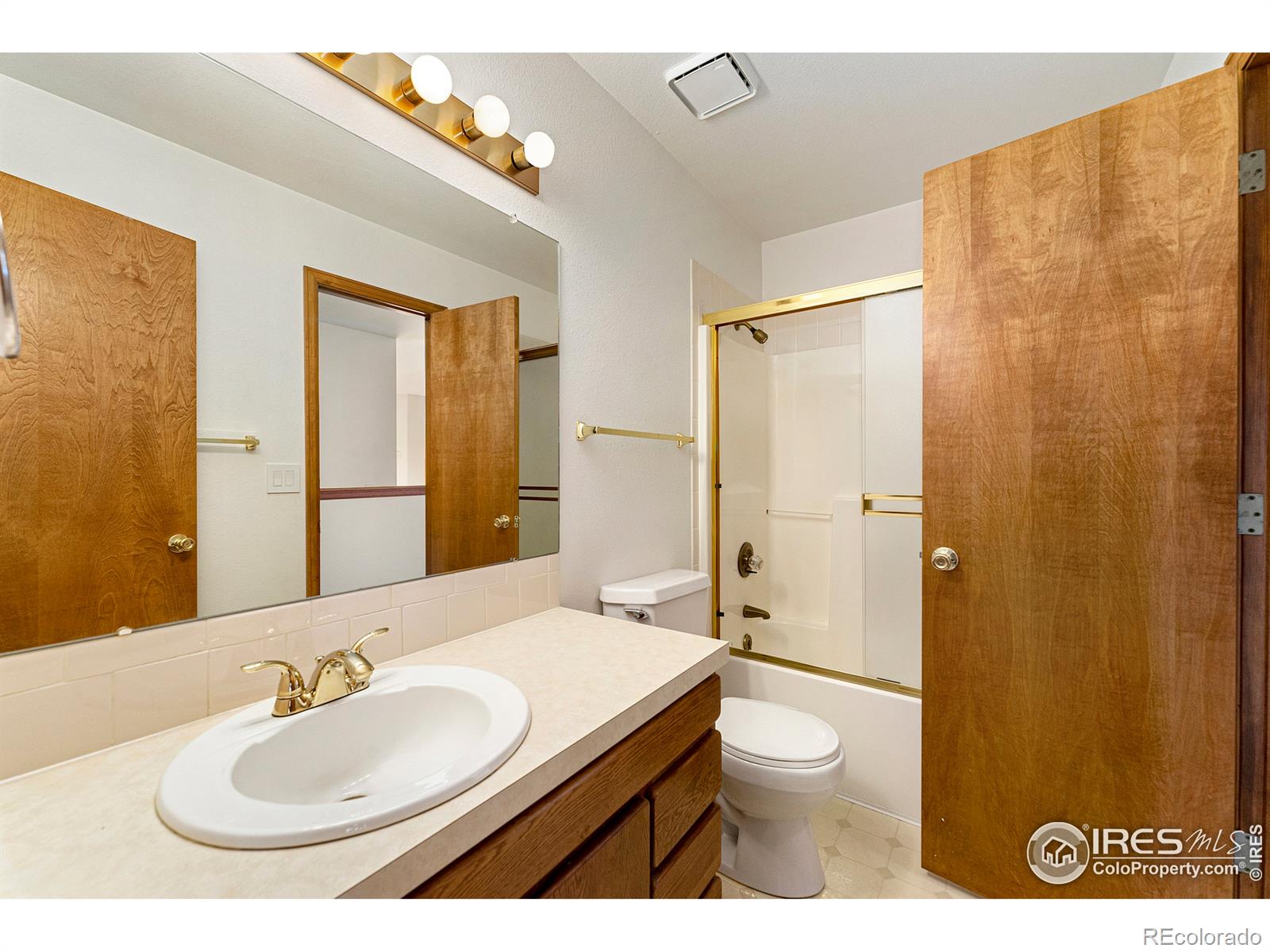 MLS Image #16 for 938  roadrunner court,loveland, Colorado