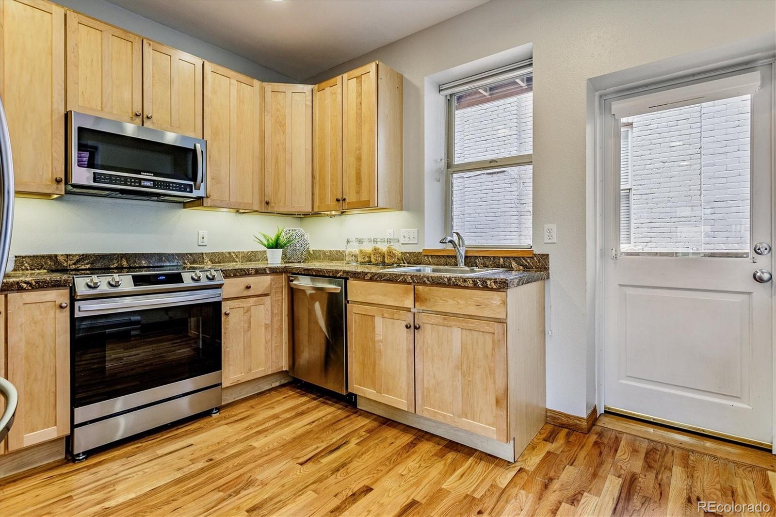 MLS Image #5 for 1606 n humboldt street,denver, Colorado