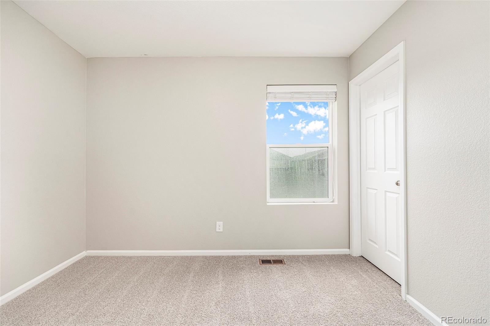 MLS Image #13 for 4734  helena street,denver, Colorado