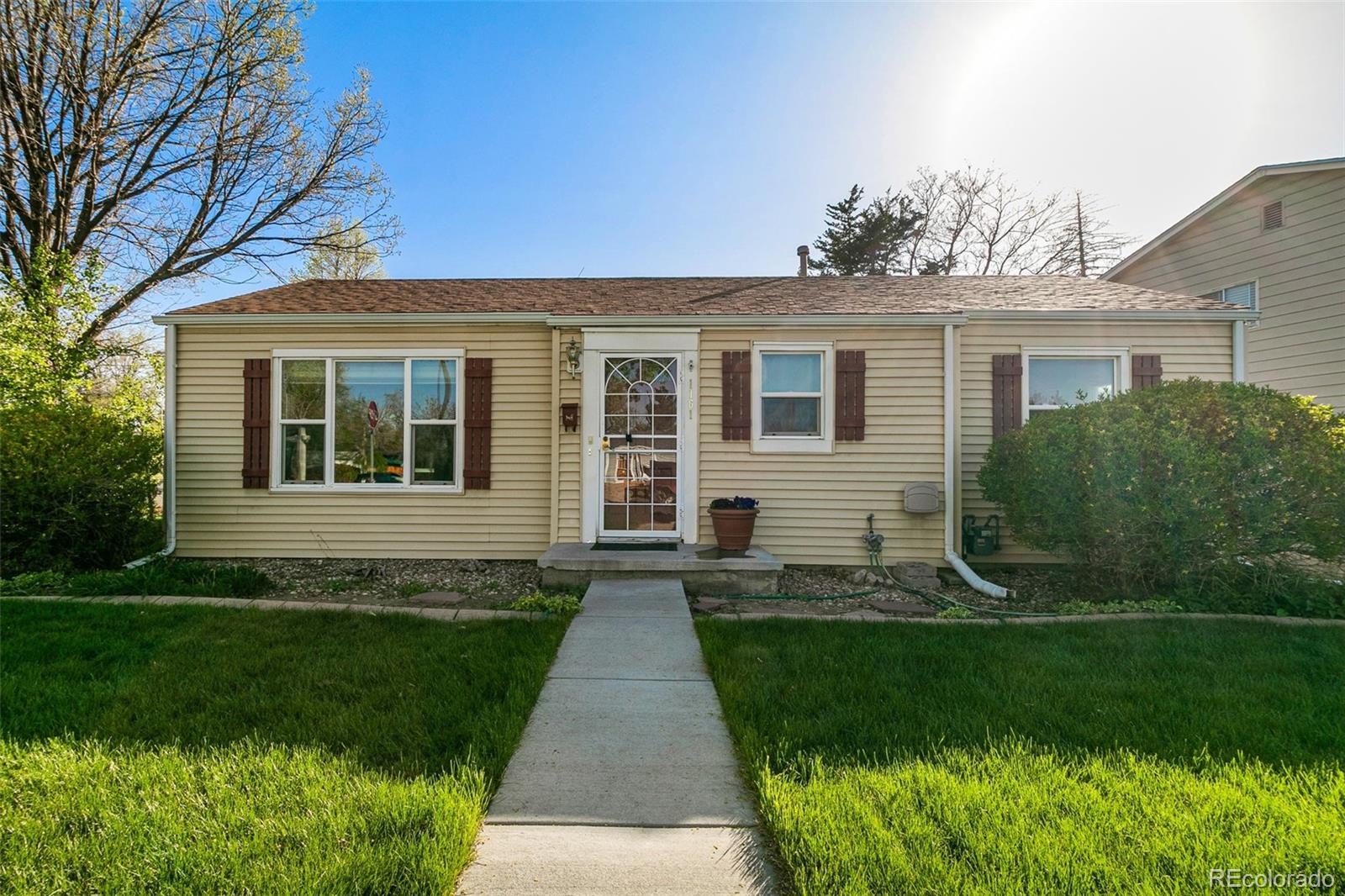 MLS Image #2 for 1161  hillside street,aurora, Colorado