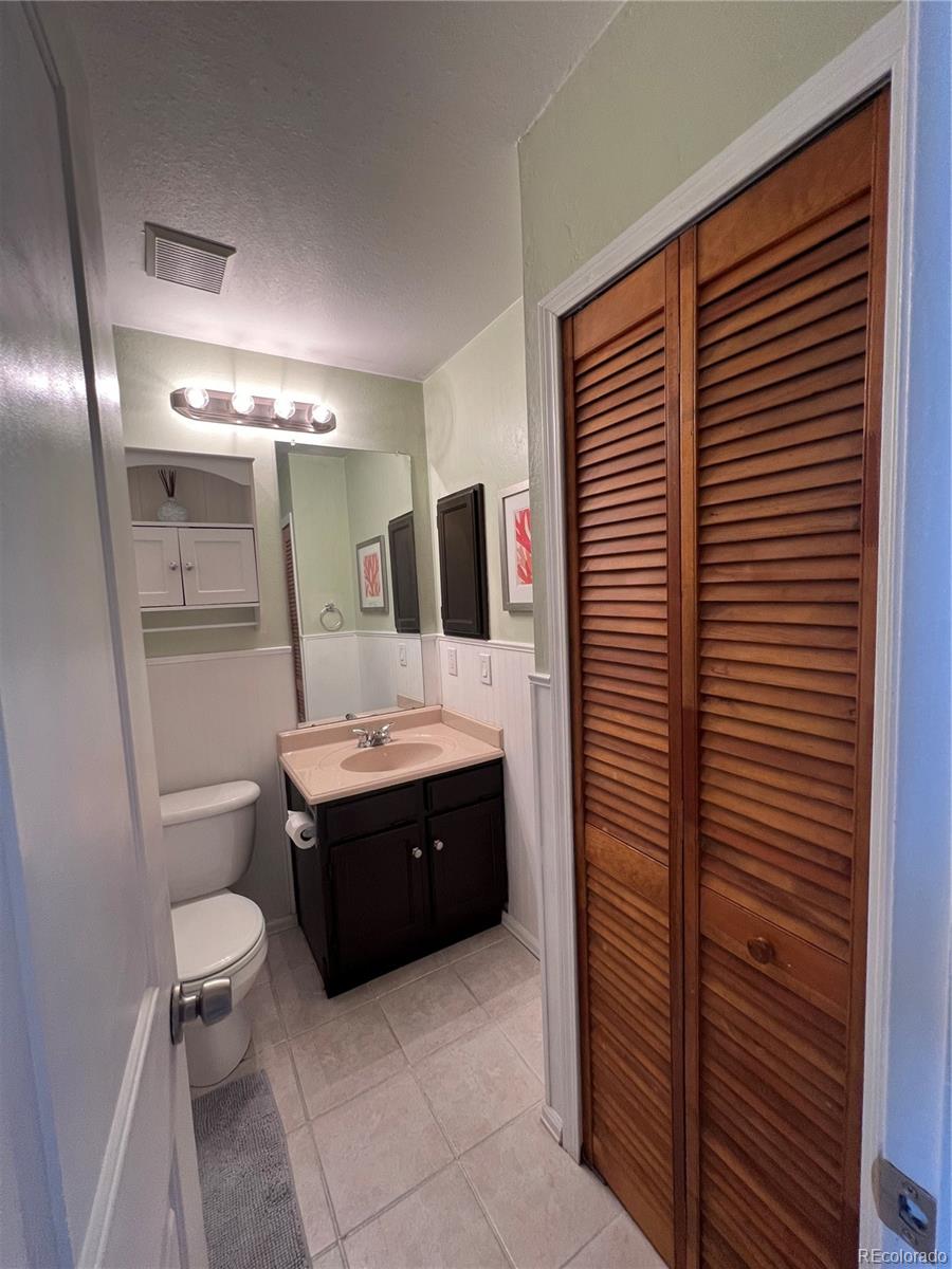 MLS Image #12 for 1699 s trenton street,denver, Colorado