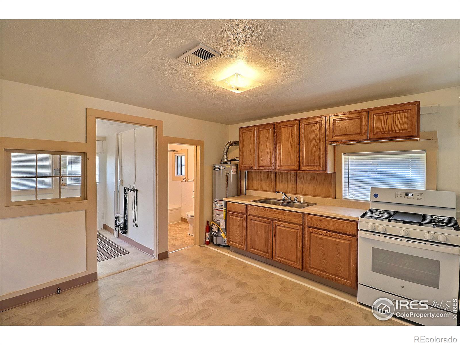 MLS Image #7 for 931  c street,greeley, Colorado