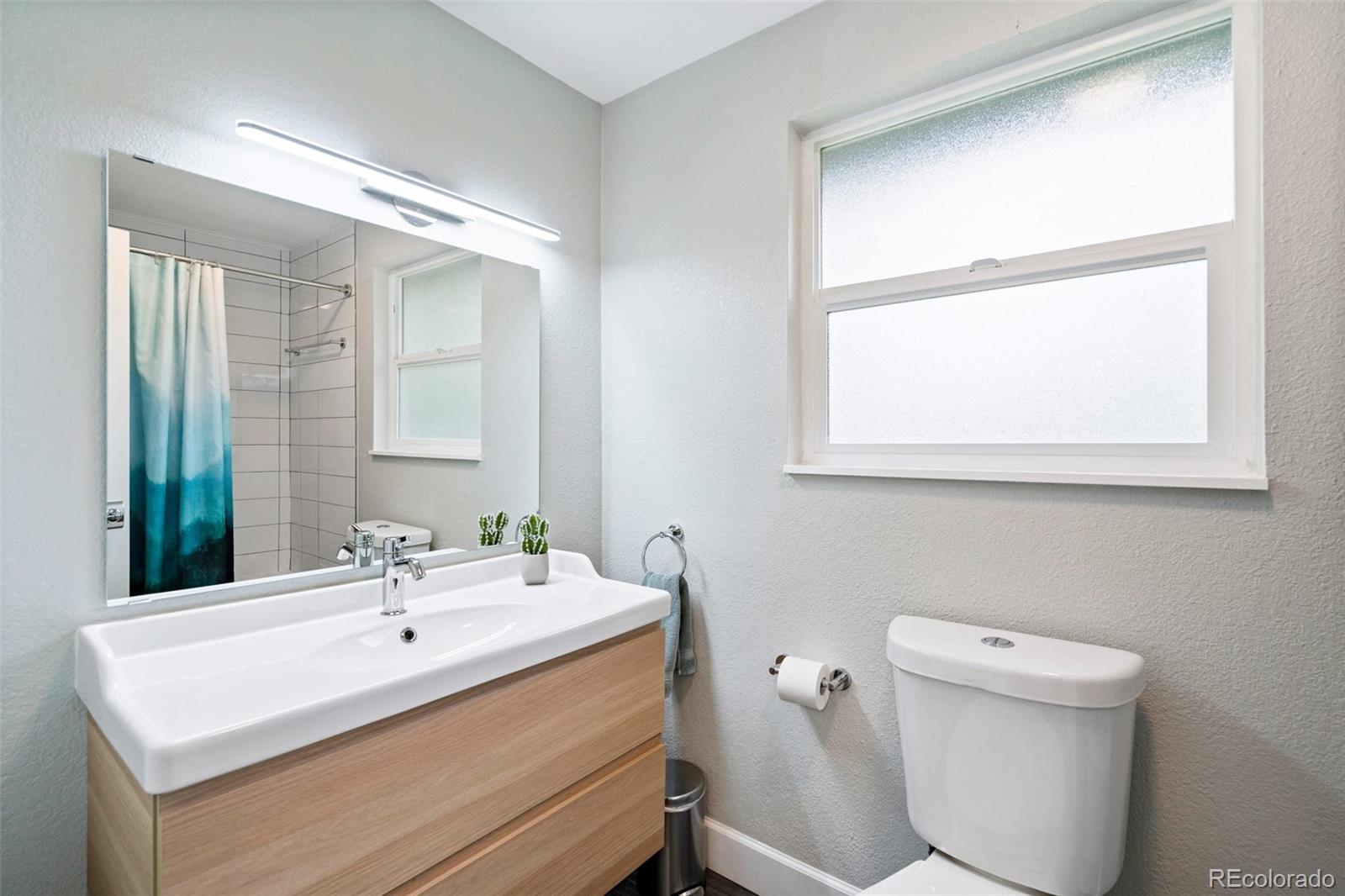 MLS Image #23 for 4065 s roslyn street,denver, Colorado
