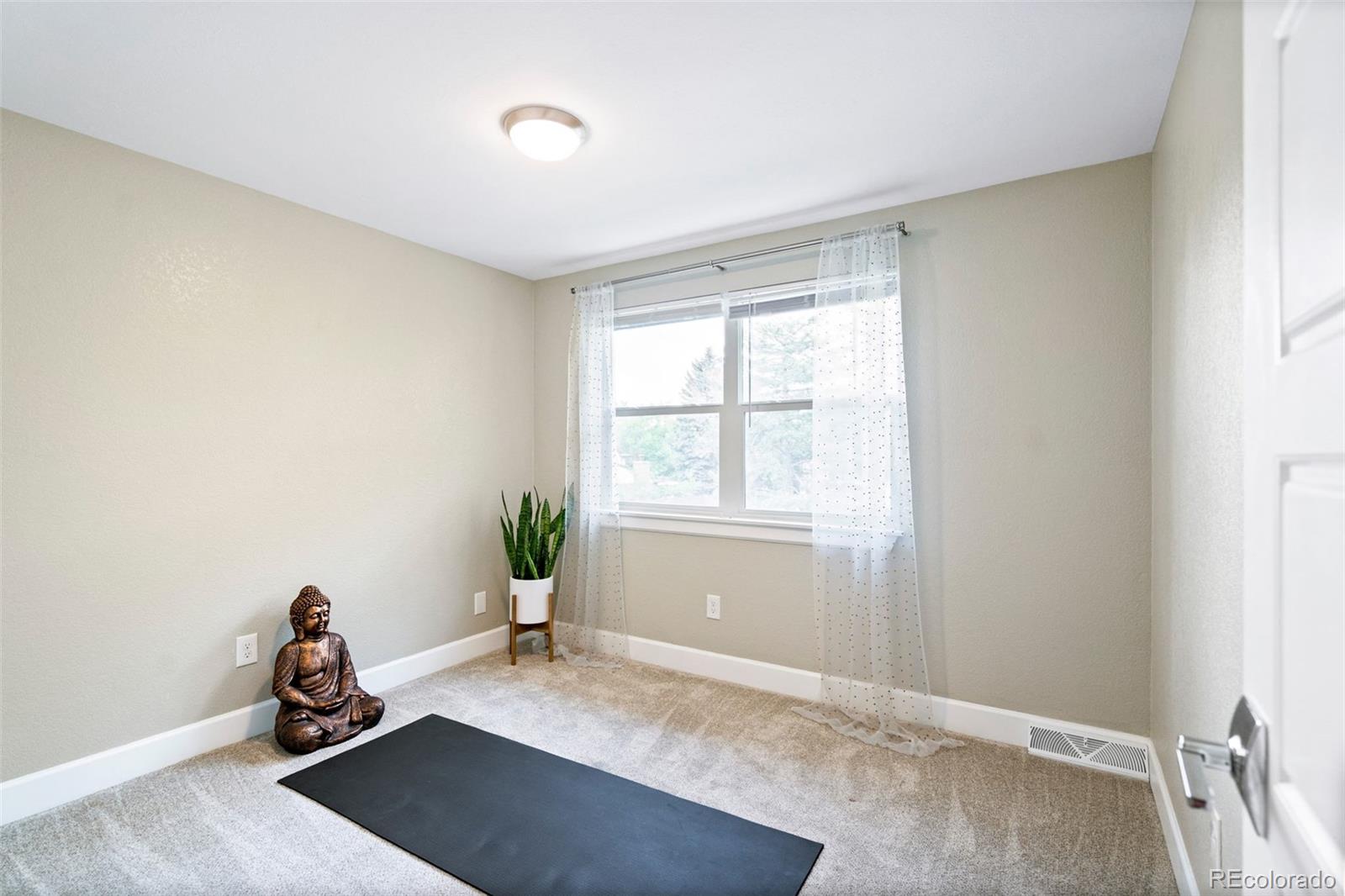 MLS Image #26 for 4065 s roslyn street,denver, Colorado