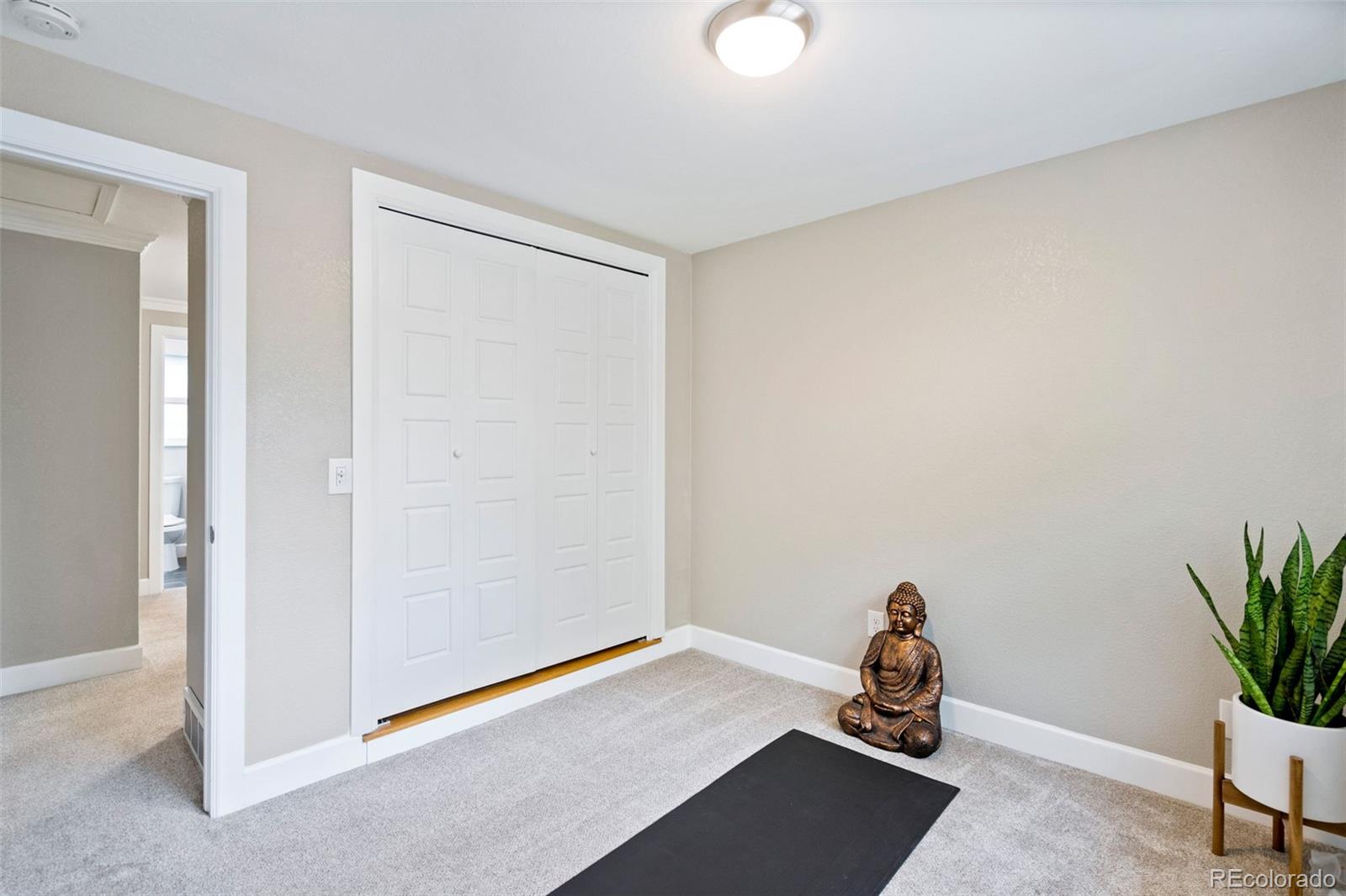 MLS Image #27 for 4065 s roslyn street,denver, Colorado
