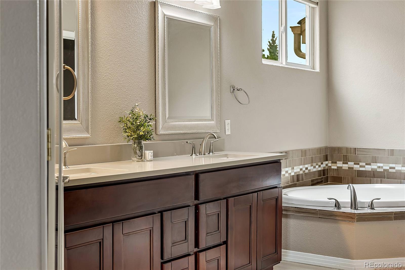 MLS Image #17 for 15034 e maplewood drive,centennial, Colorado