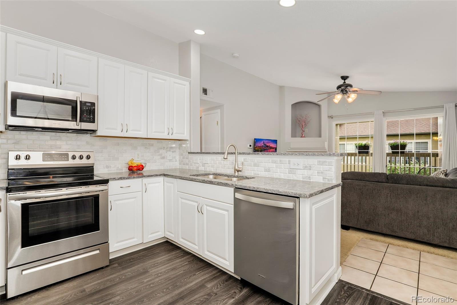MLS Image #3 for 10056 e carolina place,aurora, Colorado