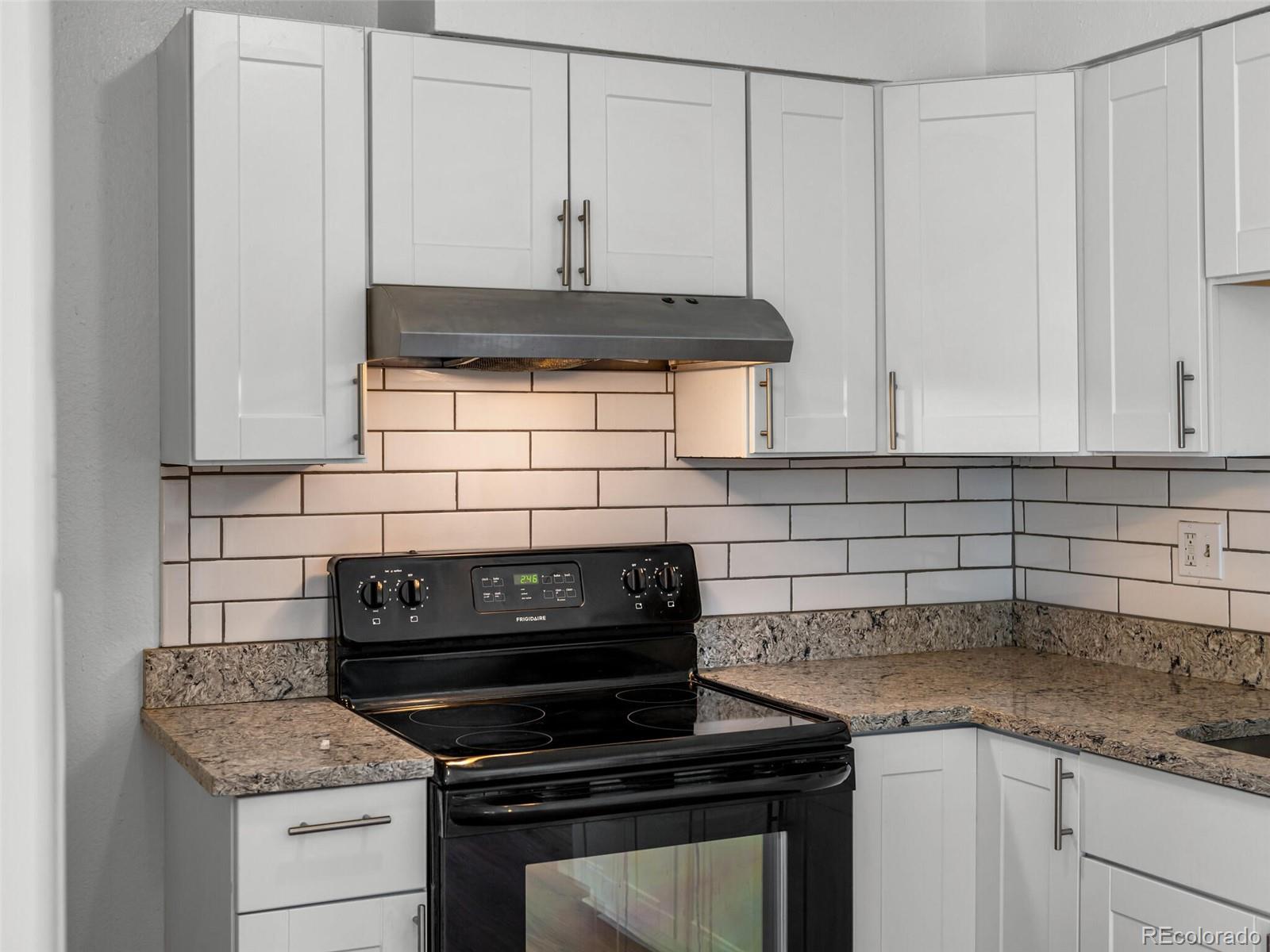 MLS Image #3 for 11548 e center drive,aurora, Colorado