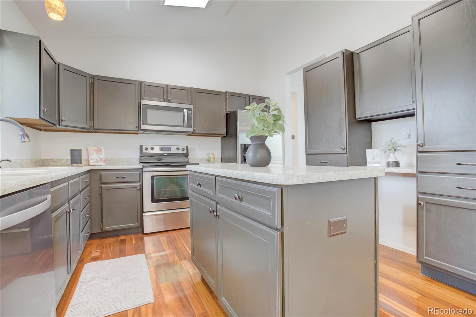 MLS Image #11 for 940  oakwood drive,castle rock, Colorado