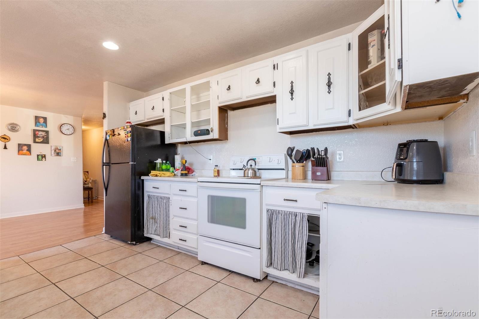 MLS Image #7 for 1605  main street,colorado springs, Colorado