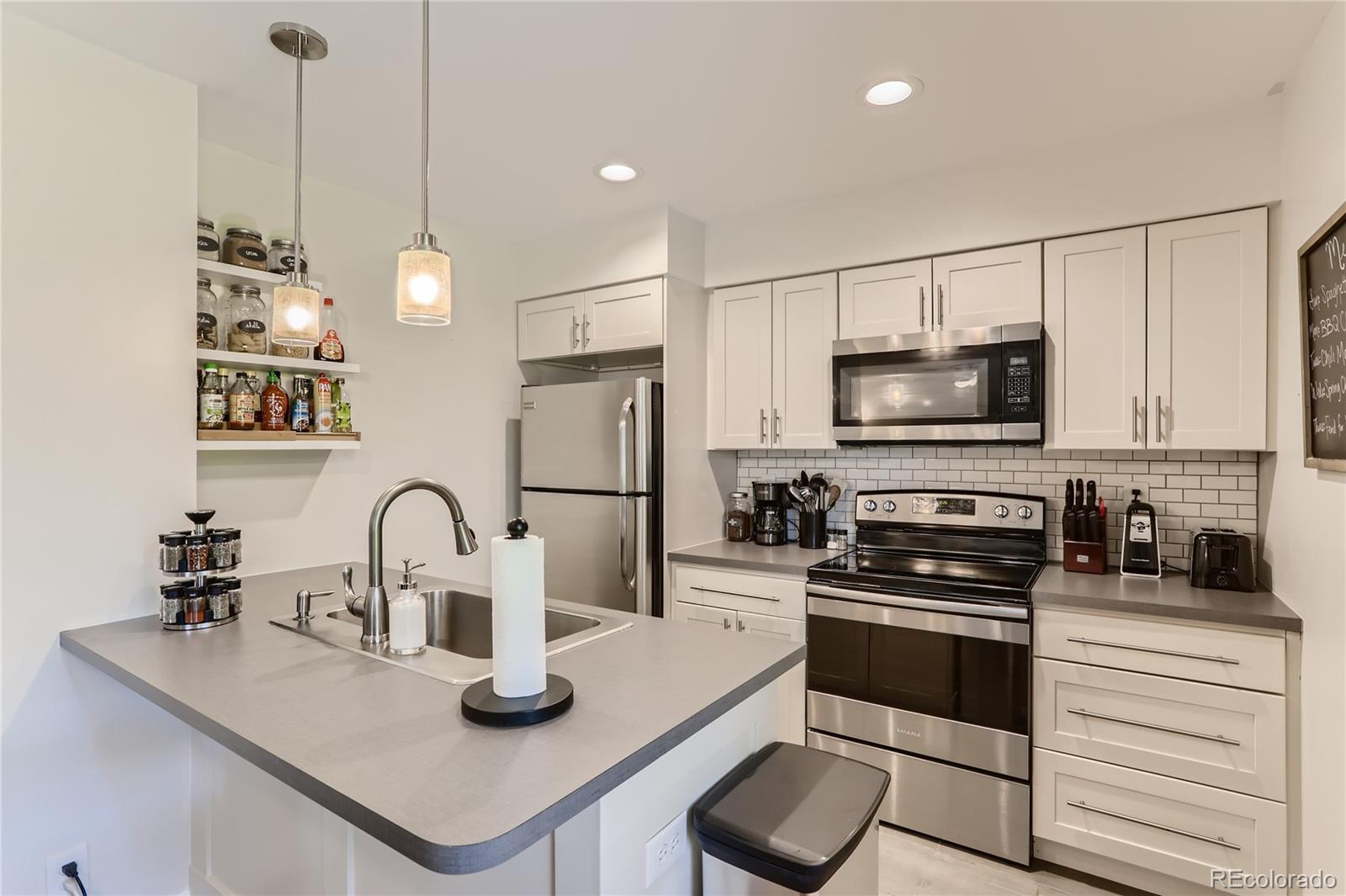 MLS Image #4 for 1235 s wheeling way,aurora, Colorado