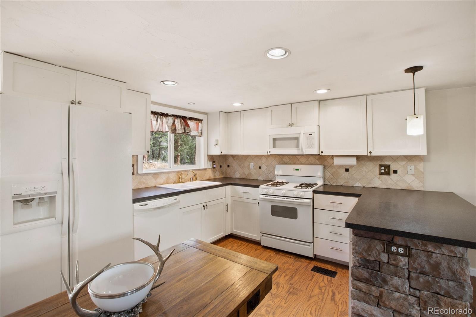 MLS Image #14 for 303  shavano circle,florissant, Colorado